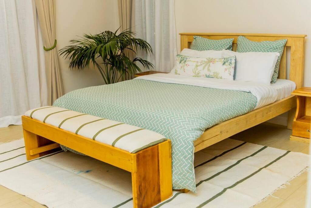 Greenleaf Town House