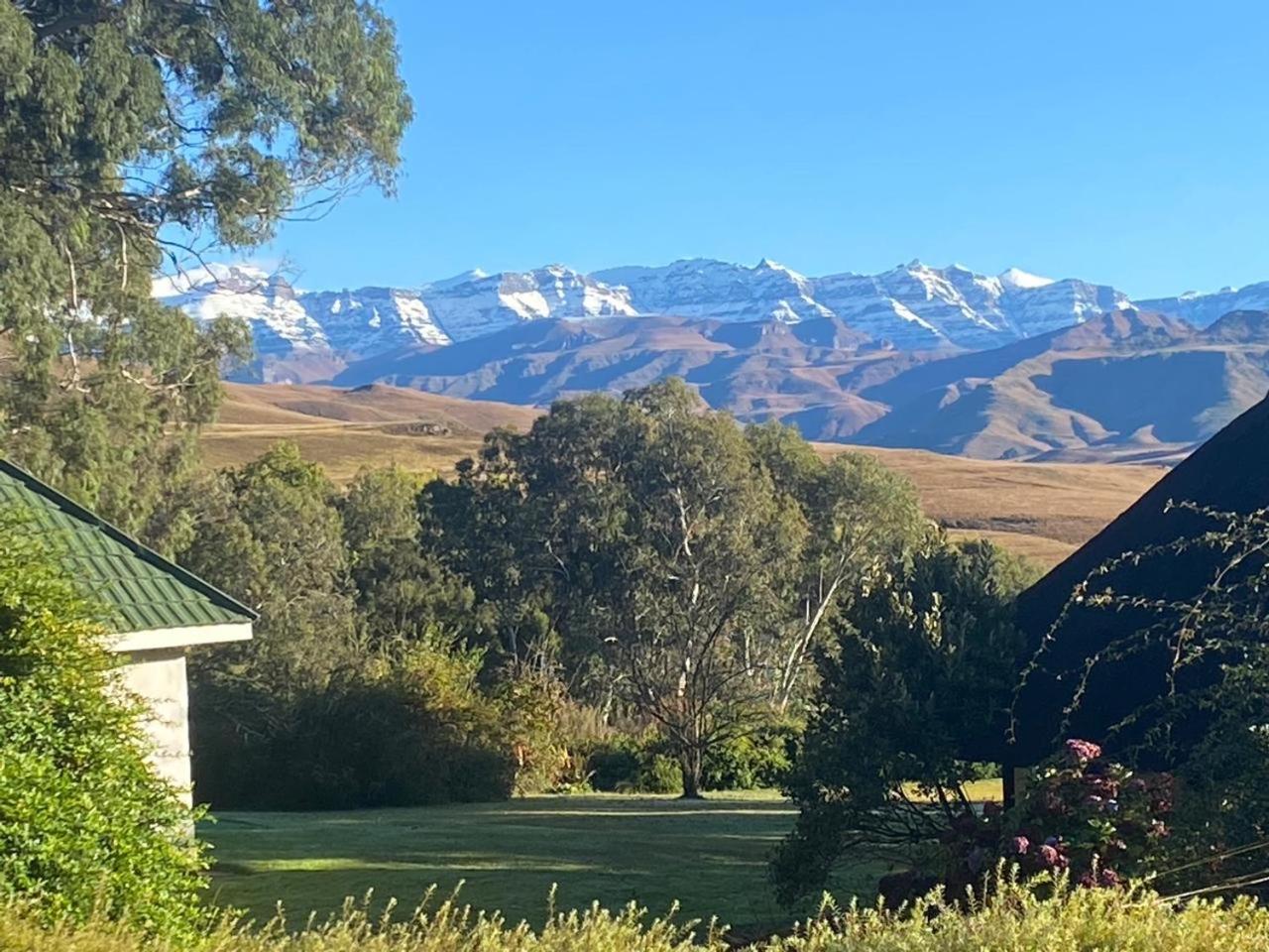 Pear Tree Cottage-Underberg view 4