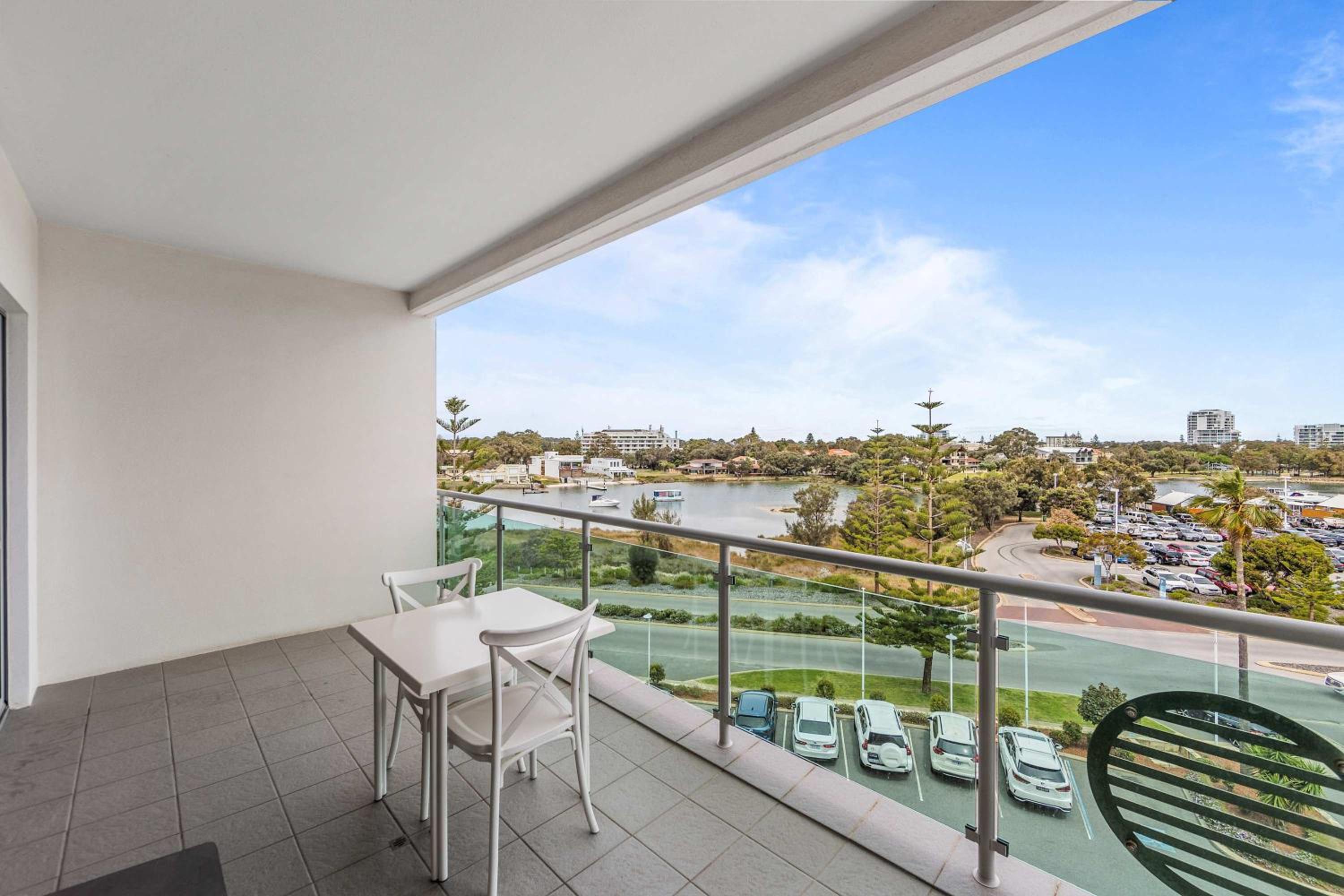 5 Star Mandurah Beach Exclusive Apt
