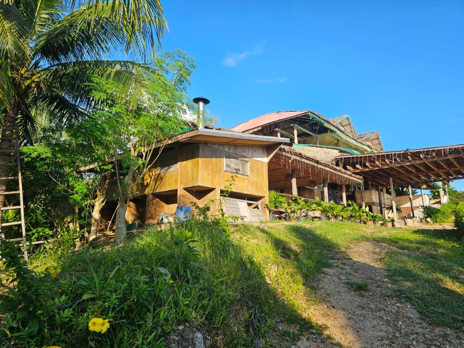 DK2 Resorts - Waddy Bay Views - Fast Internet & Northern Palawan Gateway view 2