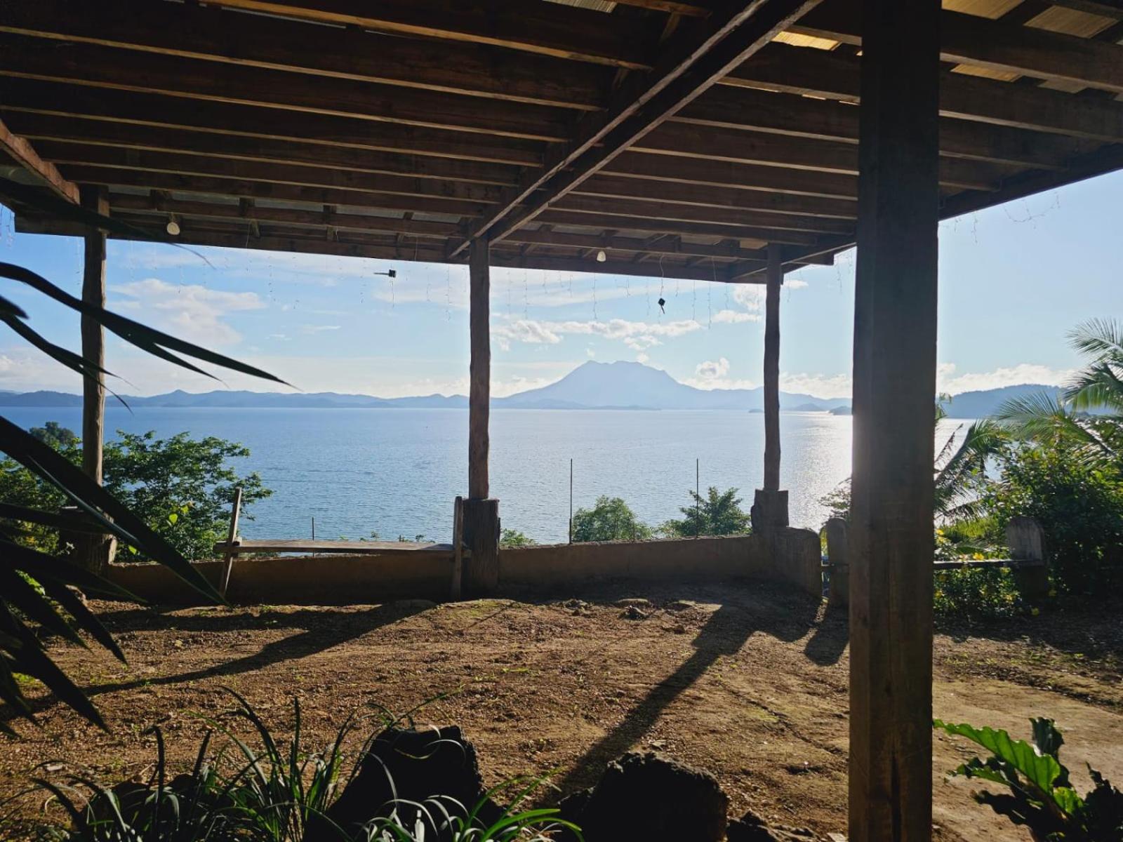 DK2 Resorts - Waddy Bay Views - Fast Internet & Northern Palawan Gateway view 3