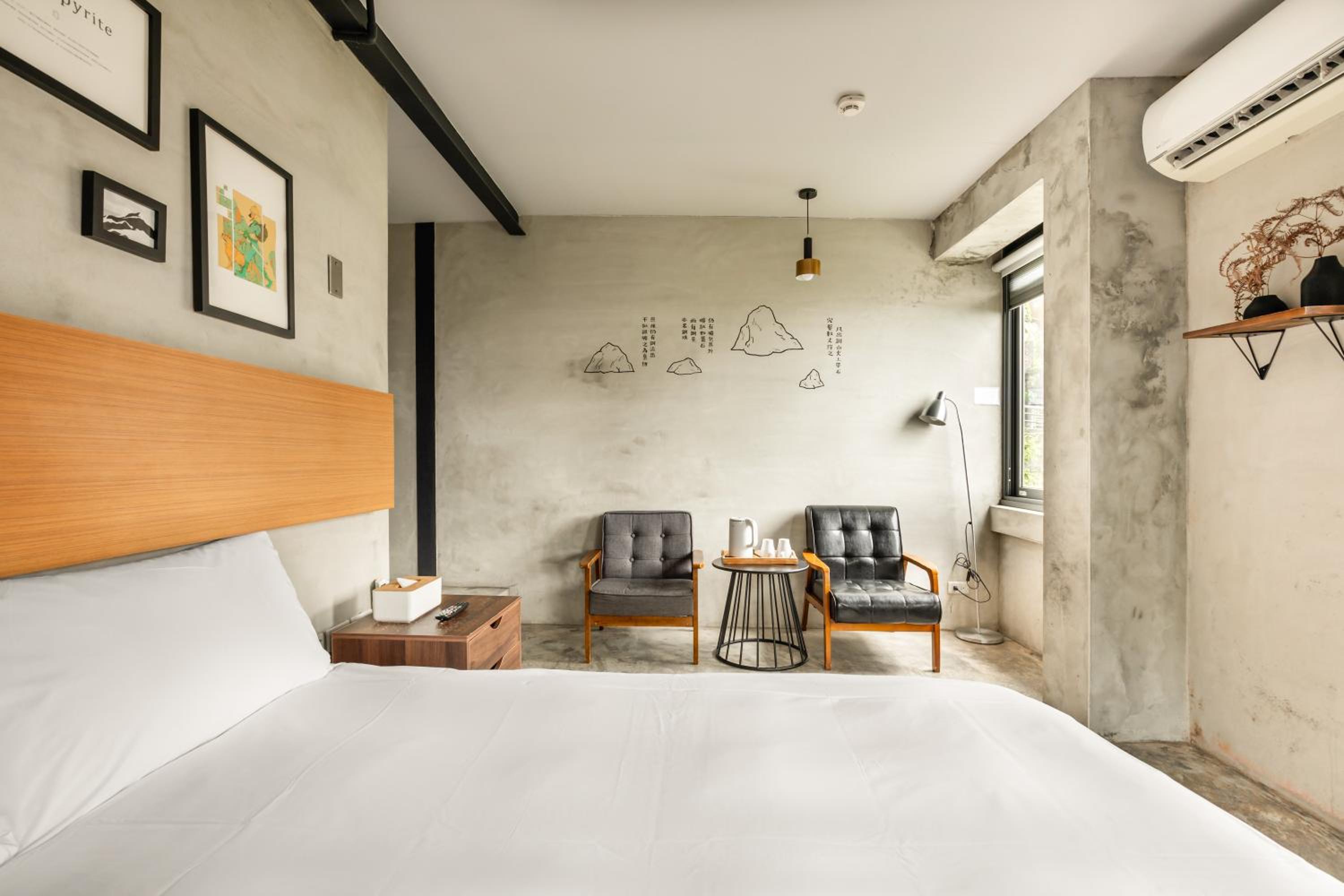 Jiufen The Ore Easy Stay