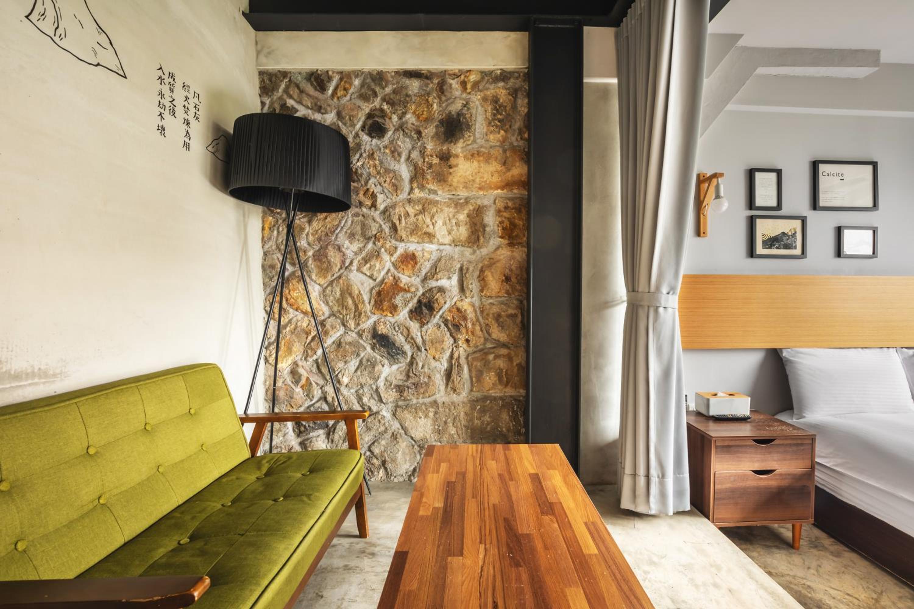 Jiufen The Ore Easy Stay