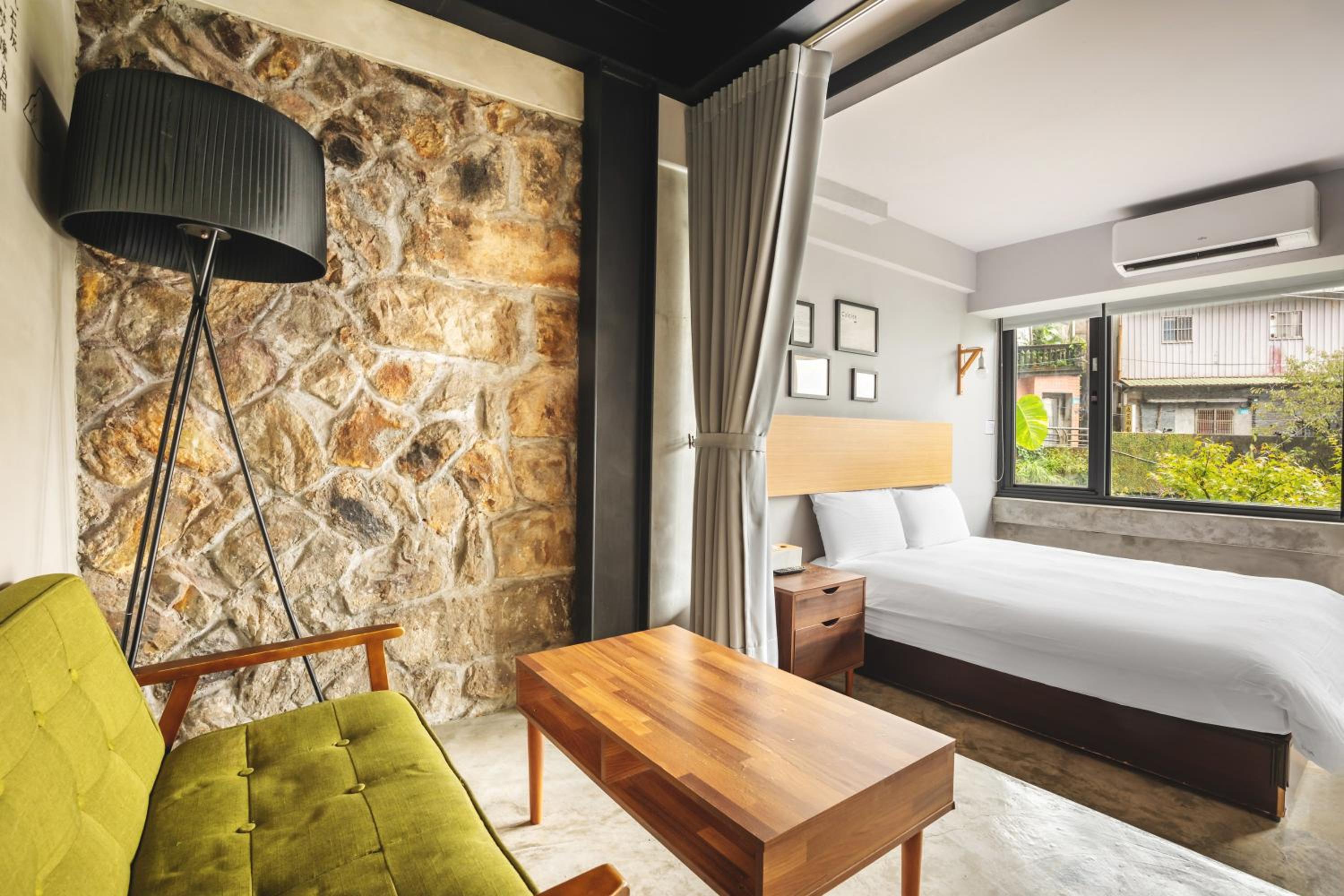 Jiufen The Ore Easy Stay