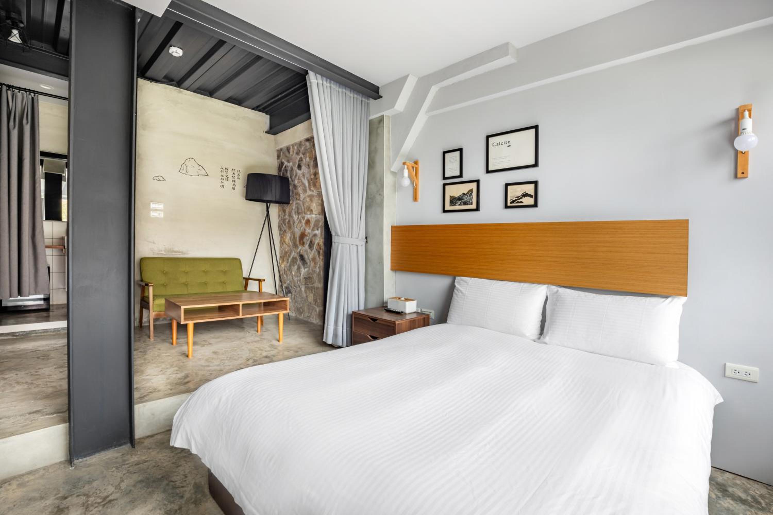 Jiufen The Ore Easy Stay