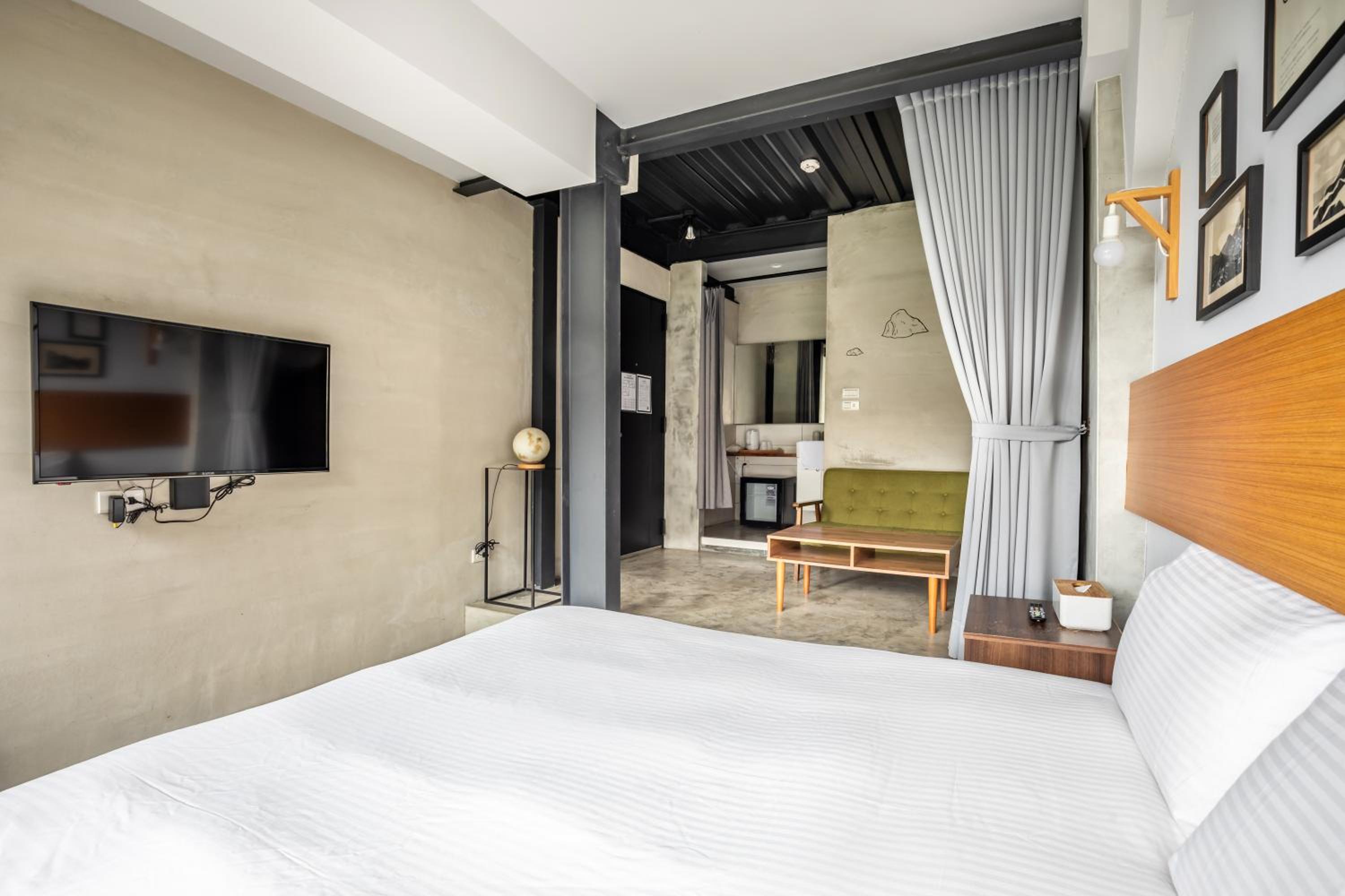 Jiufen The Ore Easy Stay
