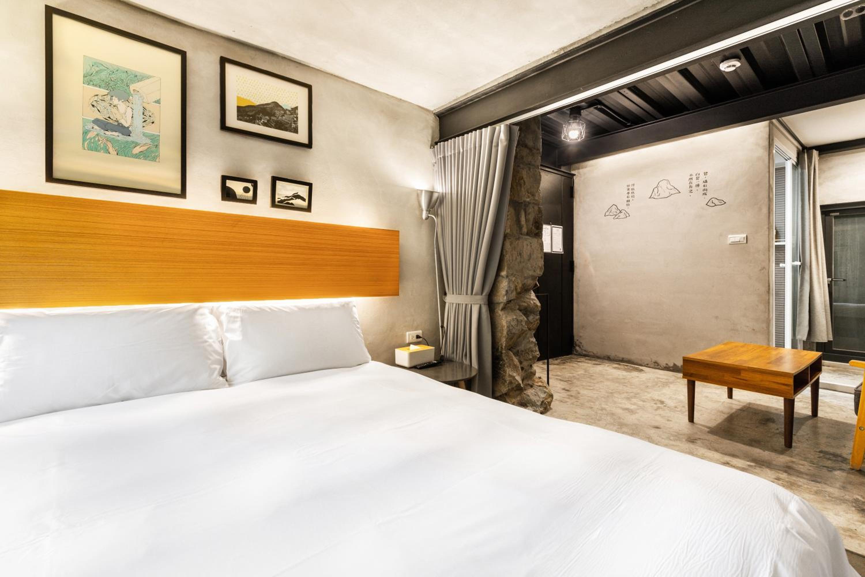 Jiufen The Ore Easy Stay