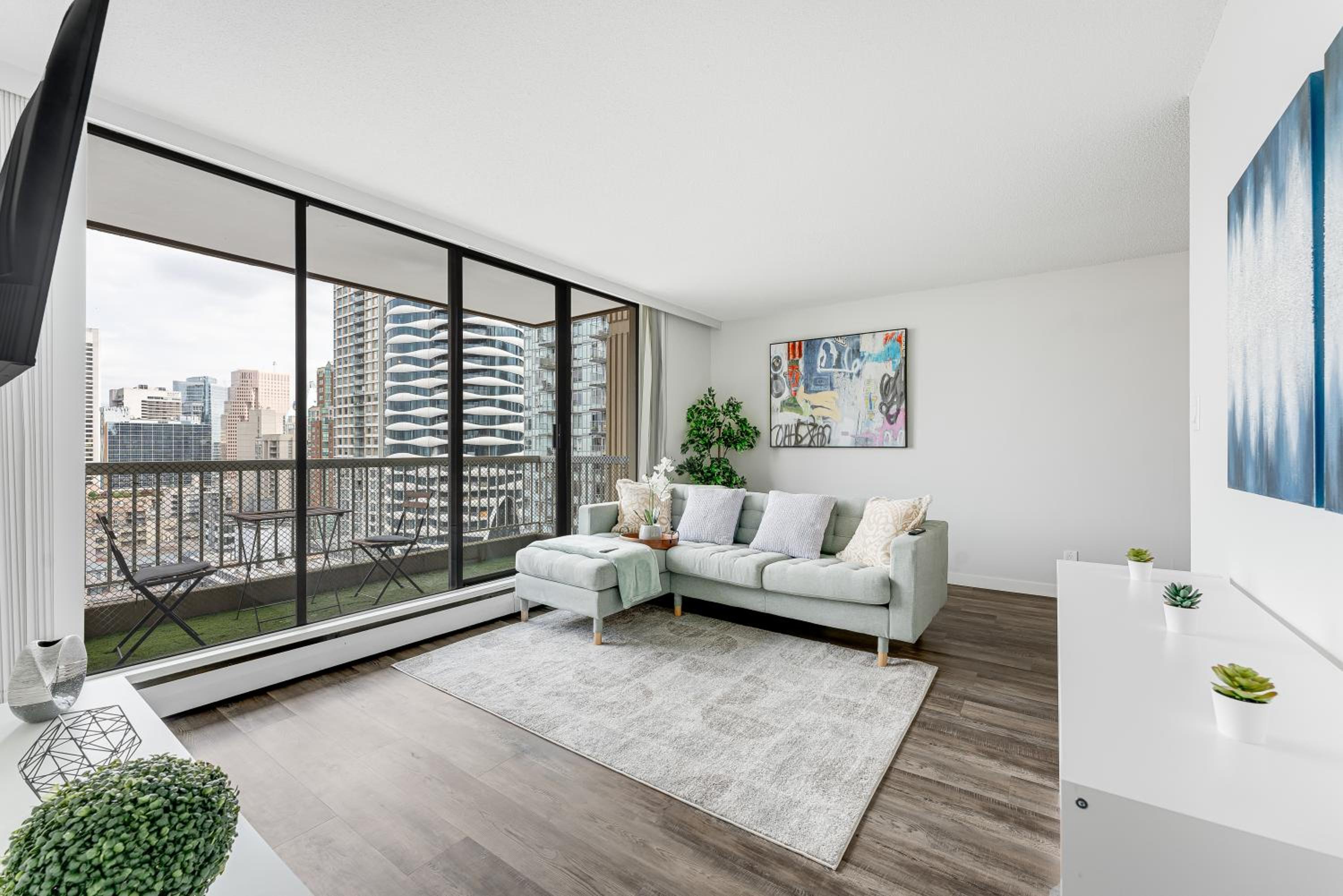 Central 2 Bedroom Apartment Perfect for City Living!