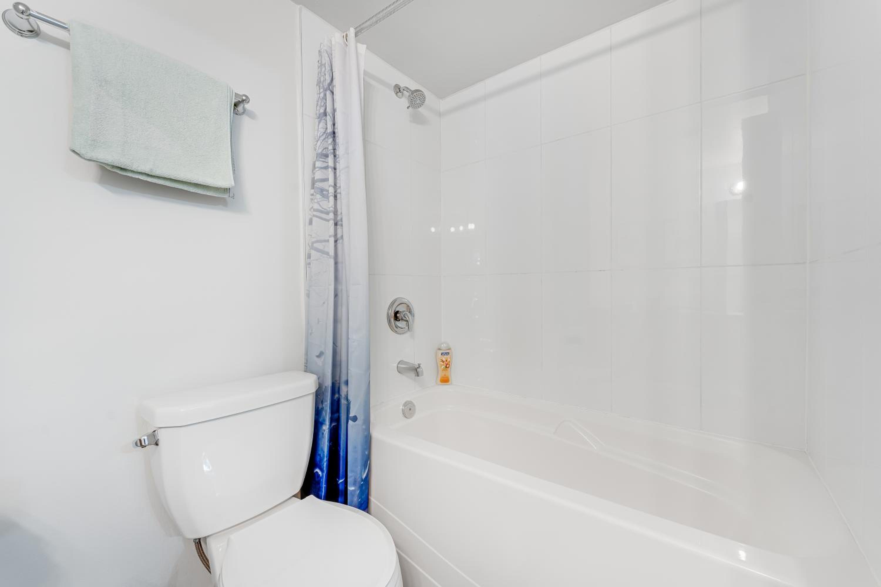 Central 2 Bedroom Apartment Perfect for City Living!