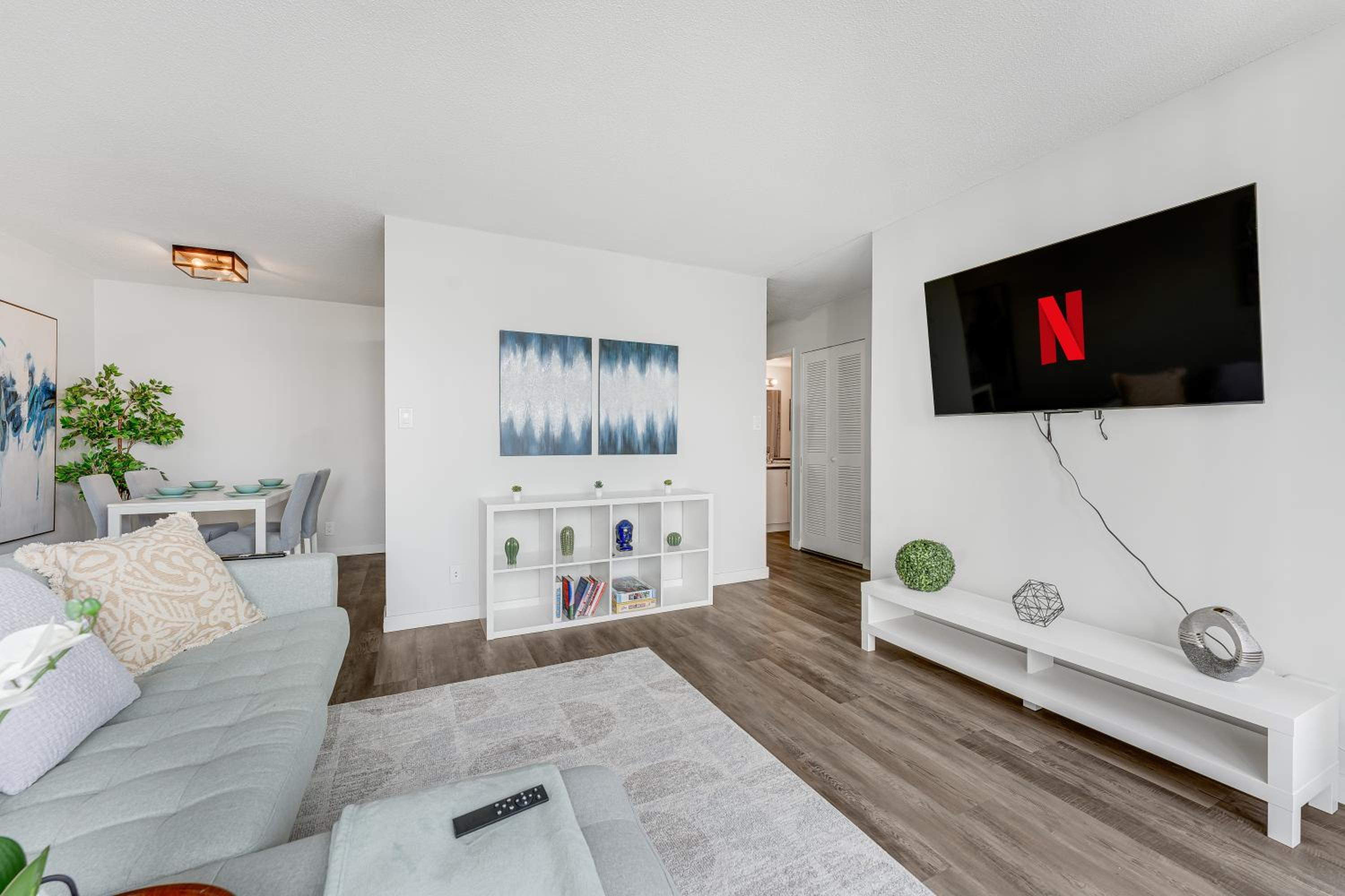 Central 2 Bedroom Apartment Perfect for City Living!