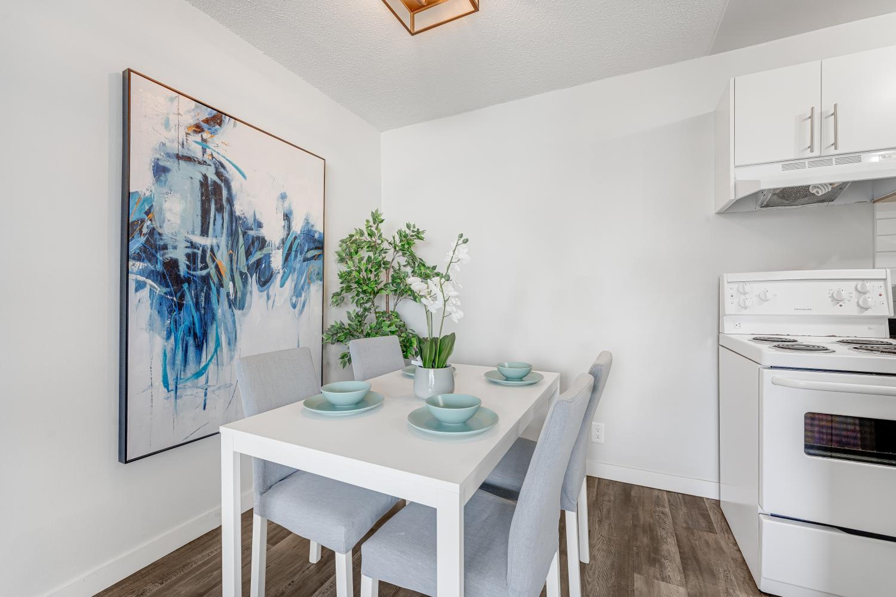 Central 2 Bedroom Apartment Perfect for City Living!