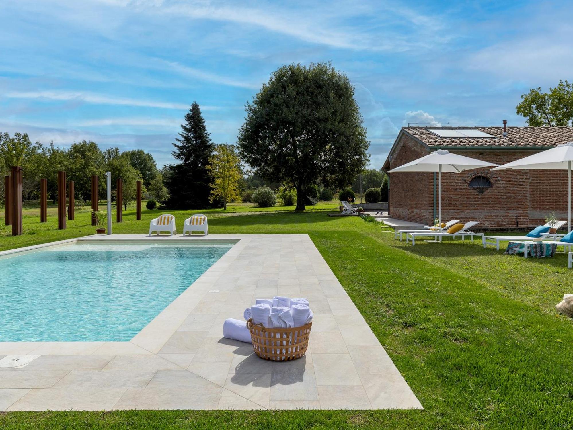 TENUTA FRANCIGENA 8, Emma Villas view 5