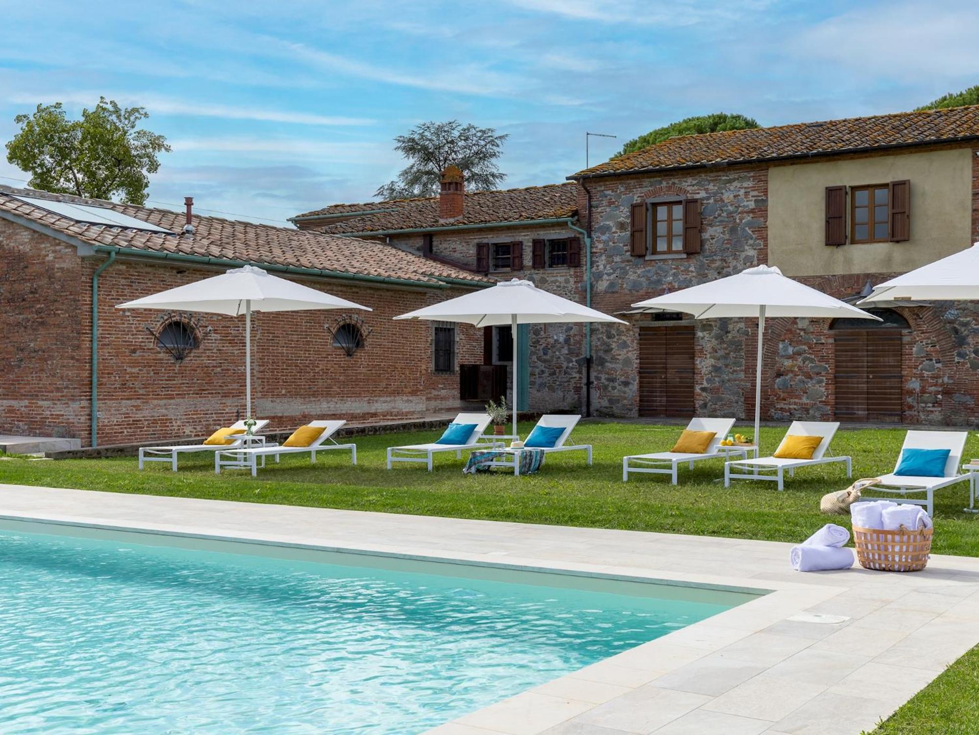 TENUTA FRANCIGENA 8, Emma Villas view 3