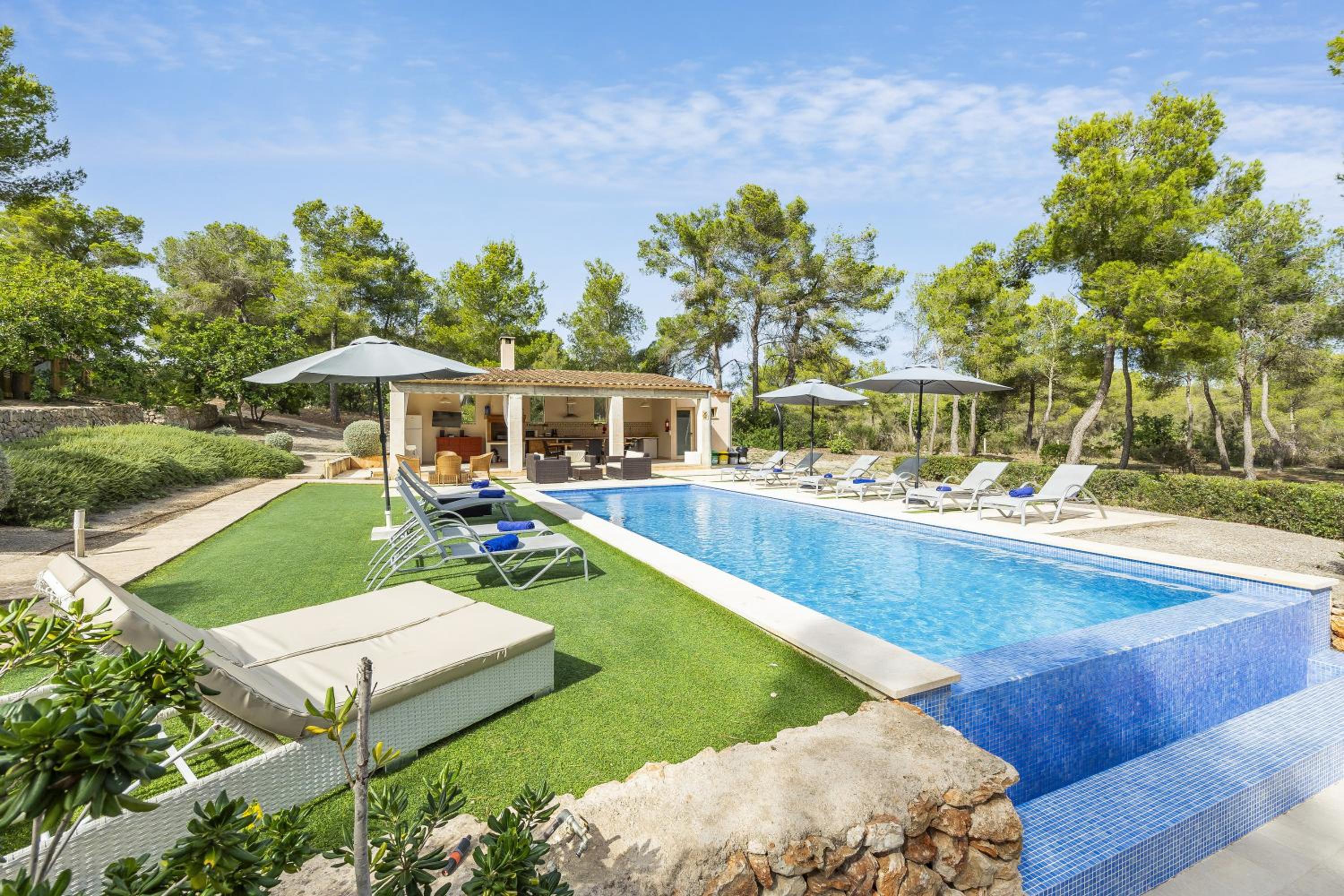 Villa Pins