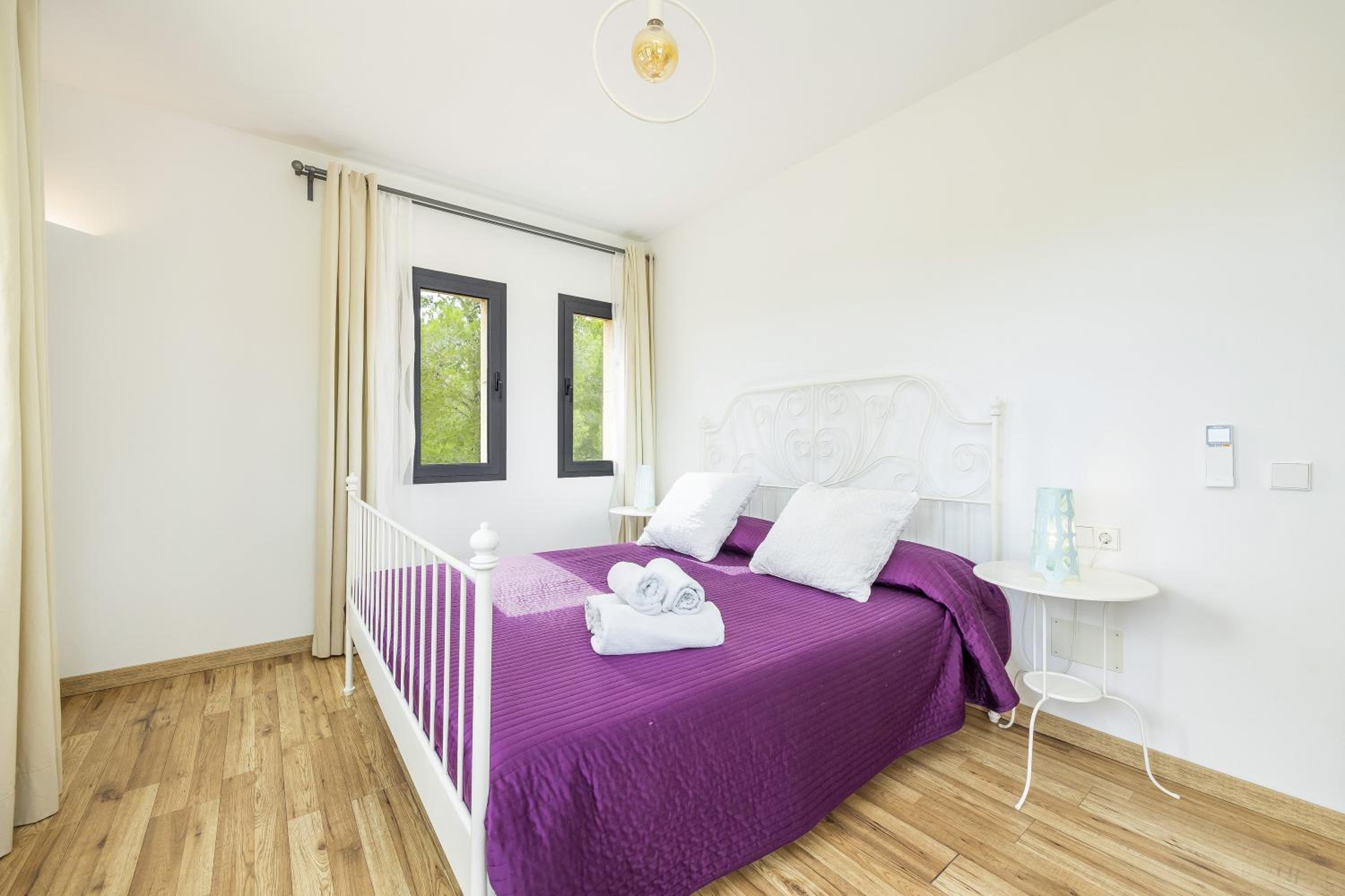 Villa Pins en Ballerics — hotel room