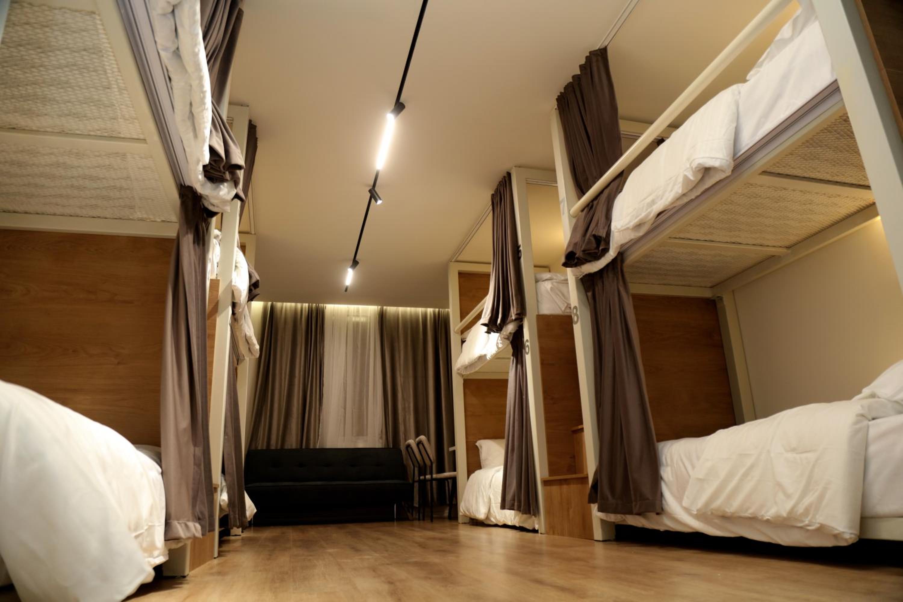 Serenitas Apartments & Hostel
