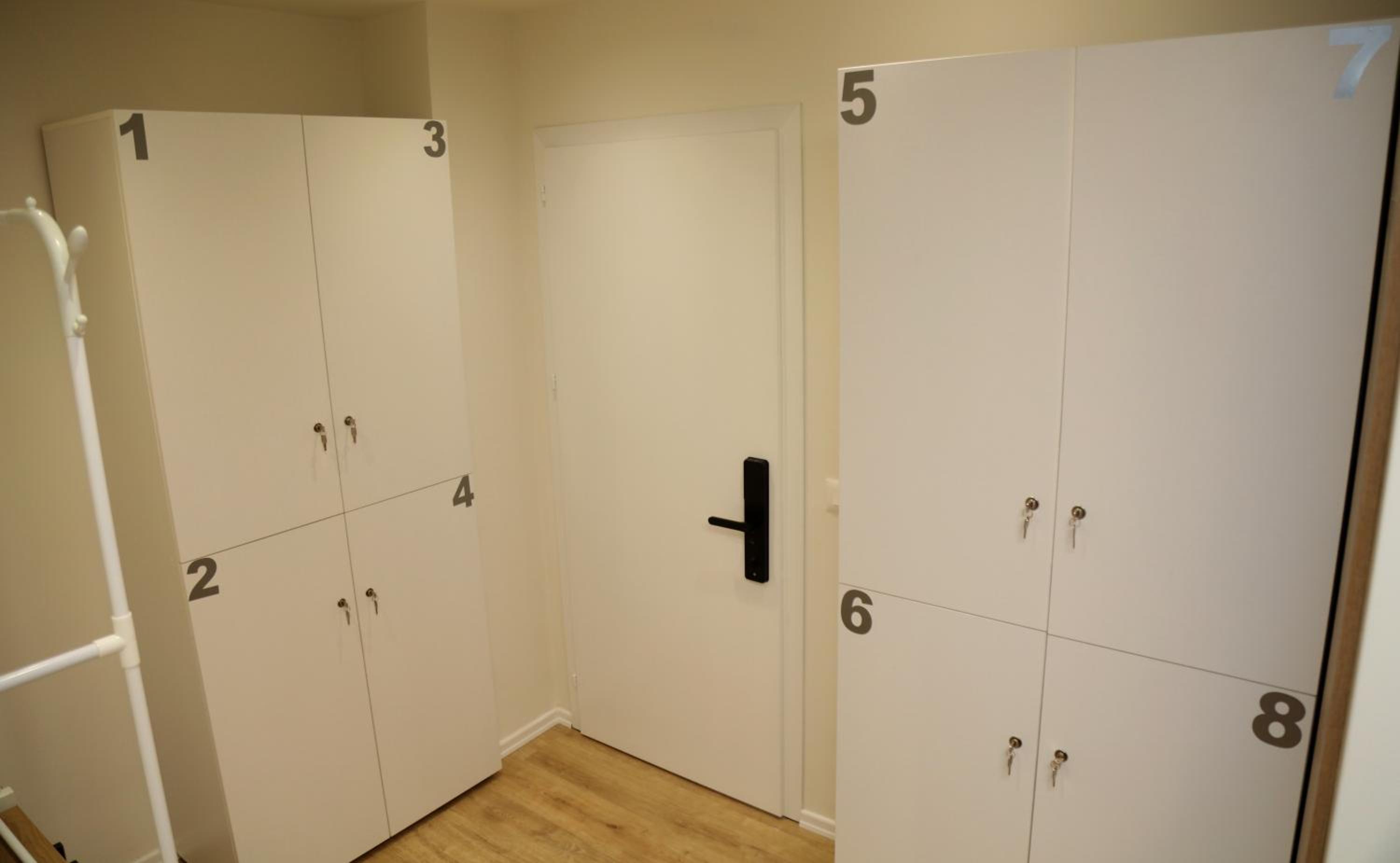Serenitas Apartments & Hostel