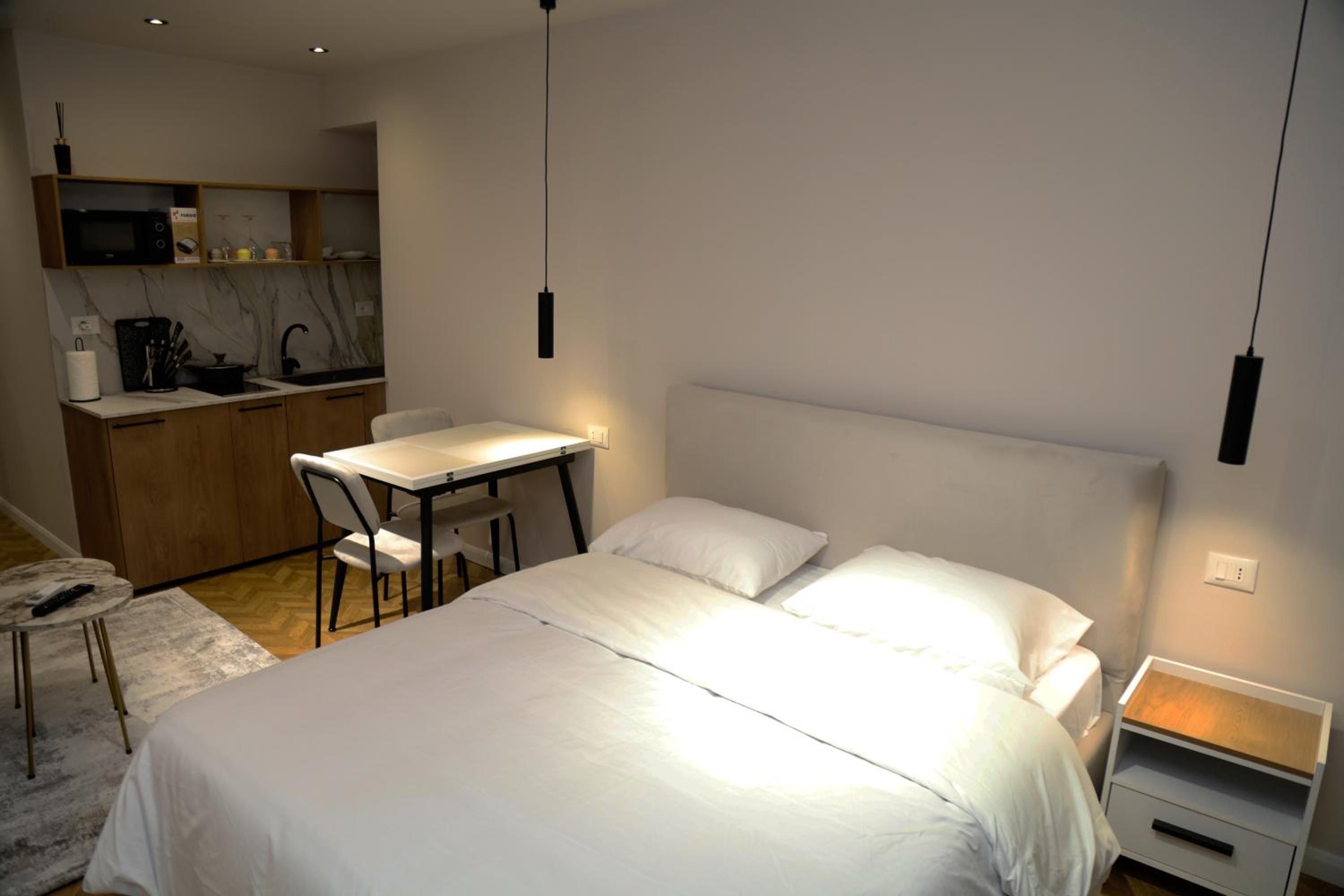 Serenitas Apartments & Hostel