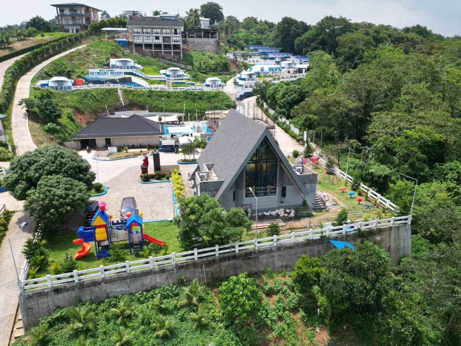 SkyMount Resort
