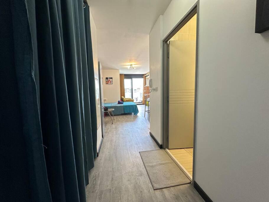 StuDio 75 pour 2 personnes avec terrasse - vue mer view 3