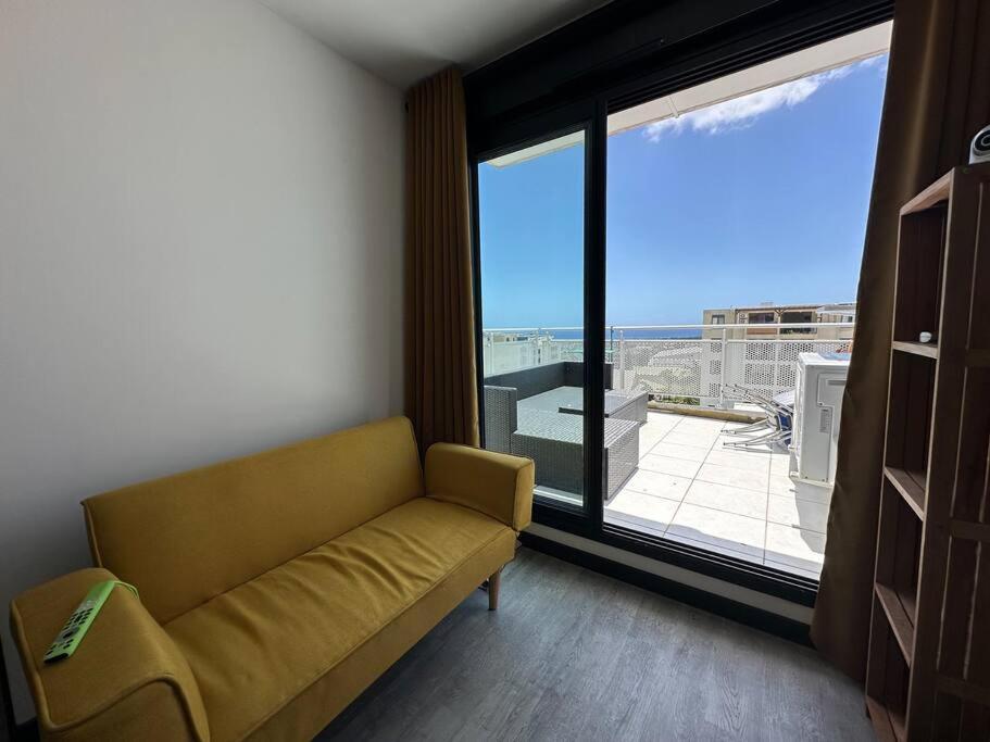 StuDio 75 pour 2 personnes avec terrasse - vue mer view 4