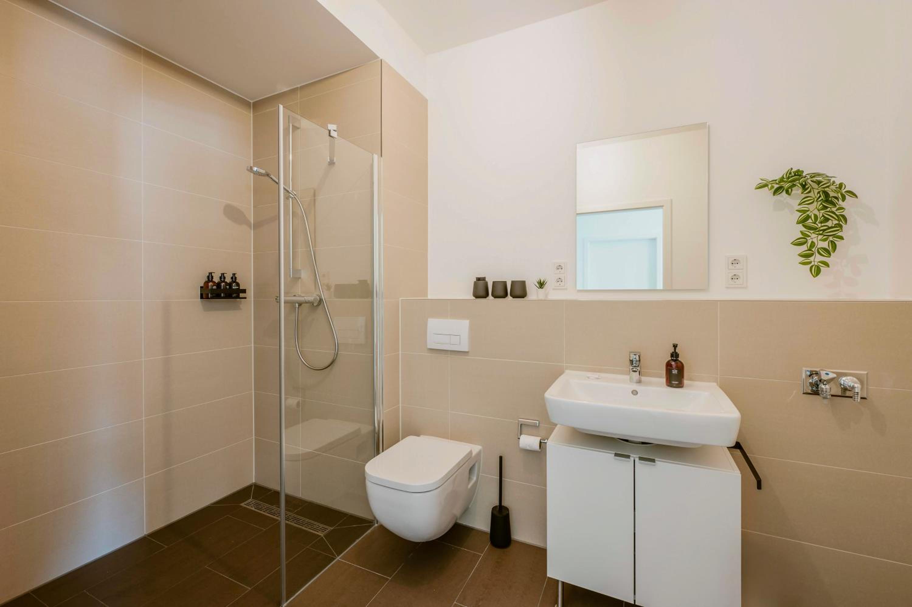 EXQUIS Luxus 2BR Apartment ETRO I Balcony I Family-friendly I Mercedes I Home Office