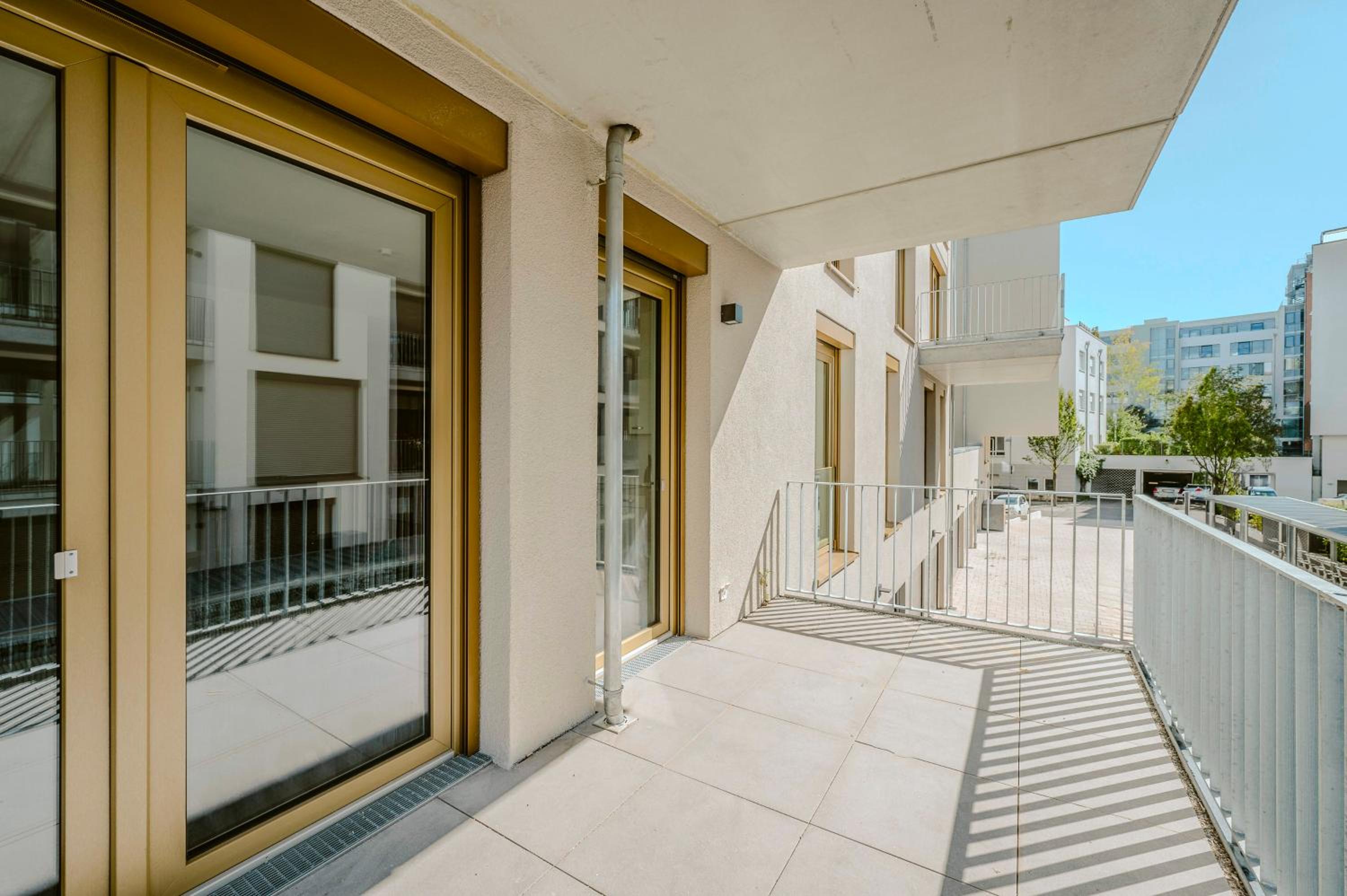 EXQUIS Luxus 2BR Apartment ETRO I Balcony I Family-friendly I Mercedes I Home Office