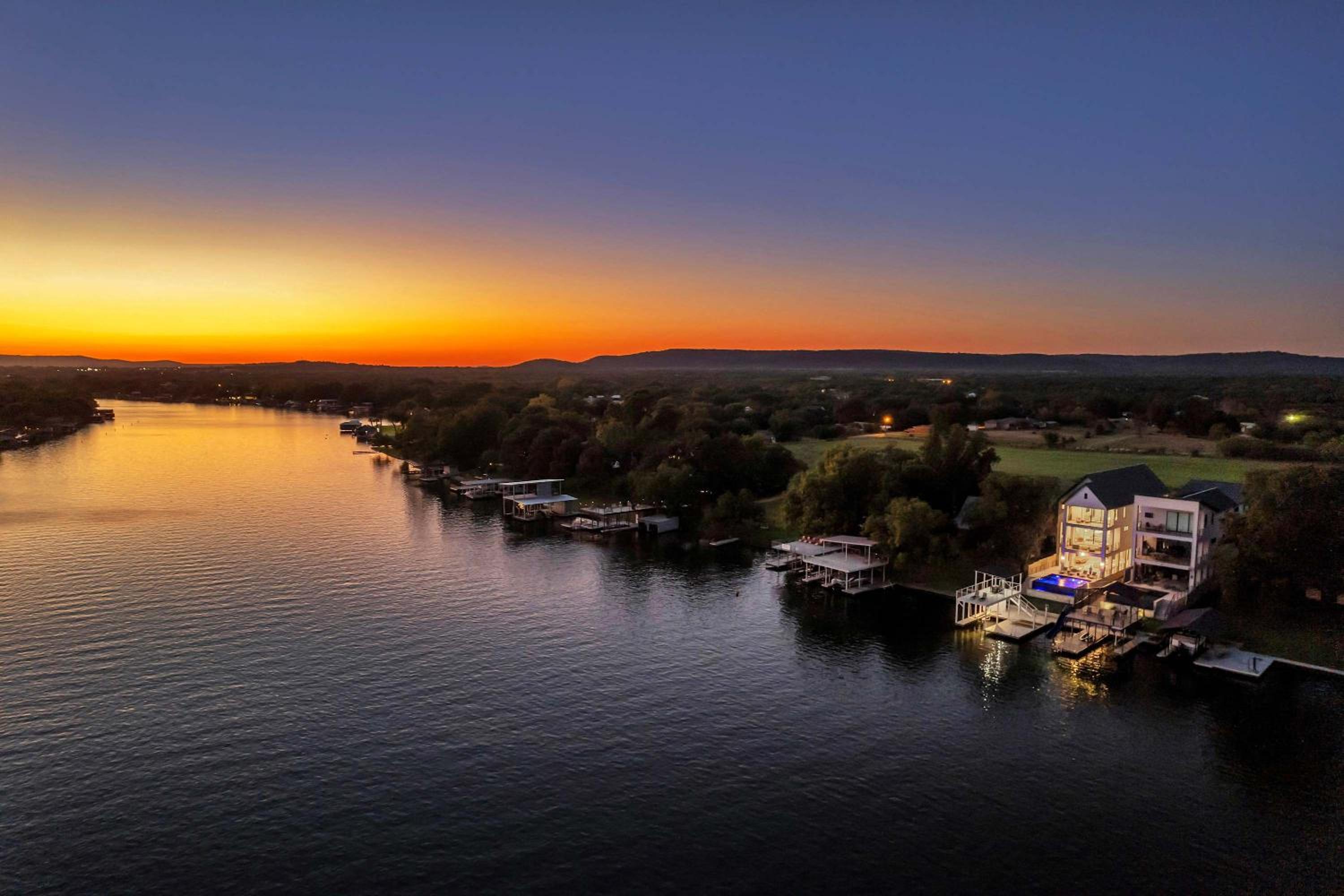 Ellen Lake Luxe with Concierge Services view 5