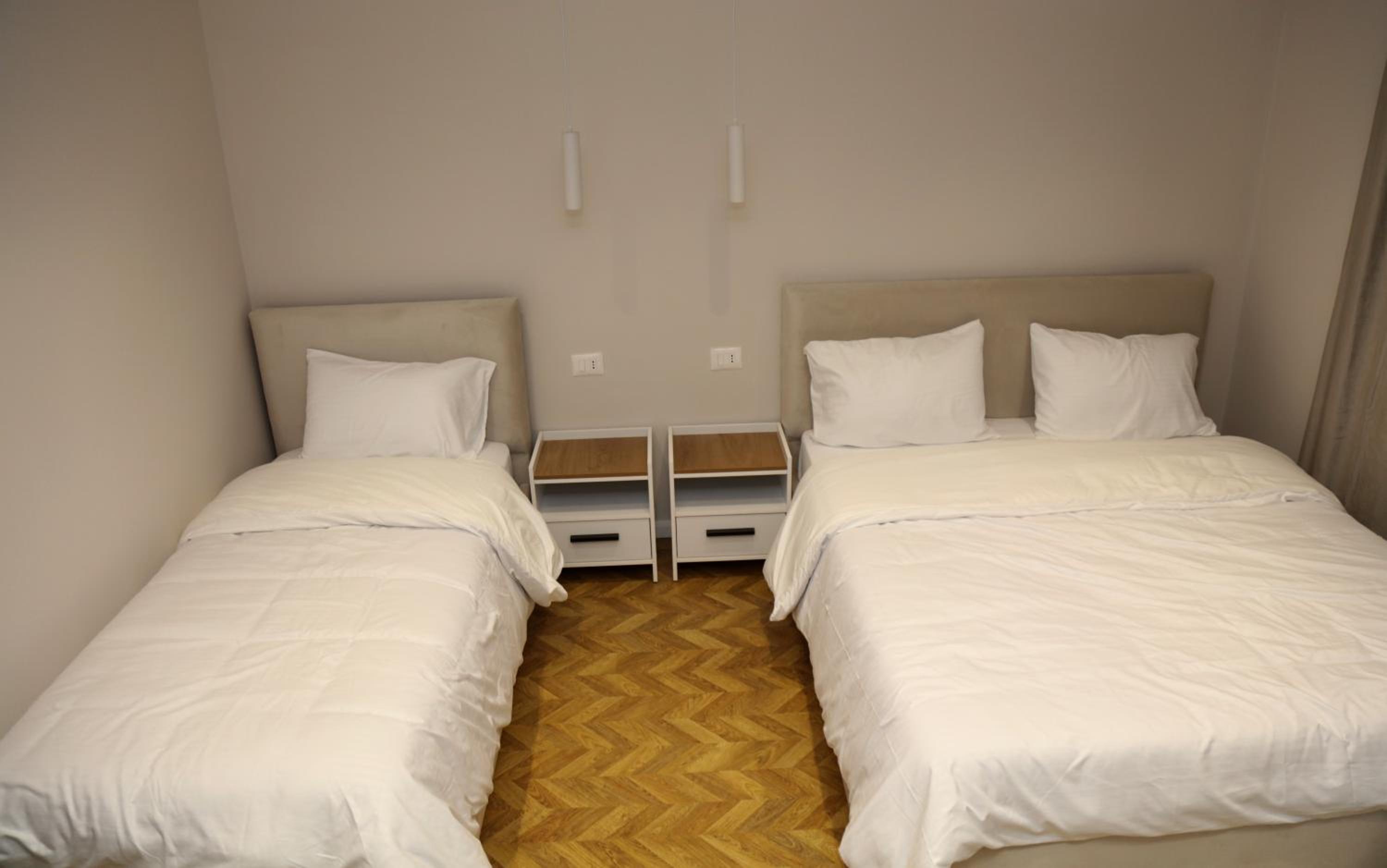 Serenitas Apartments & Hostel