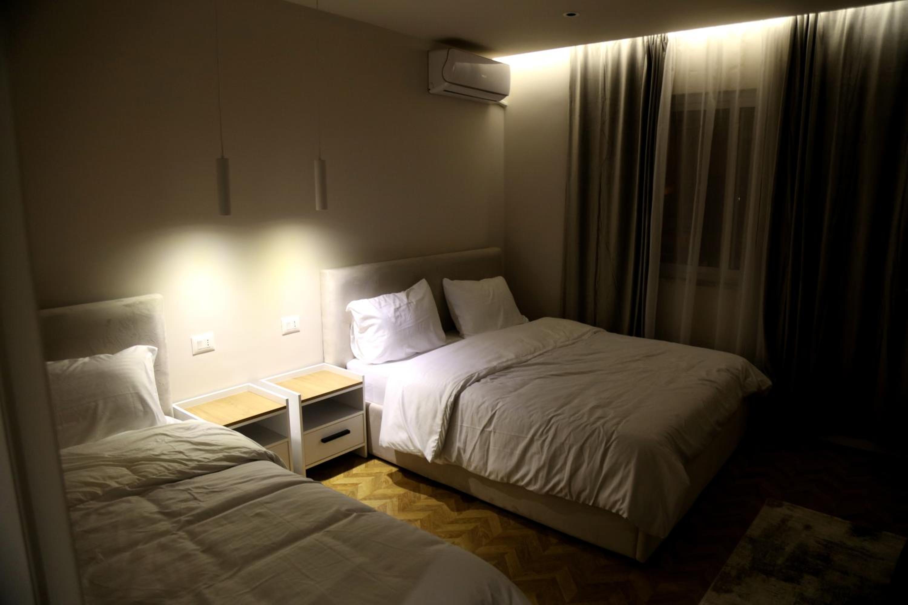 Serenitas Apartments & Hostel