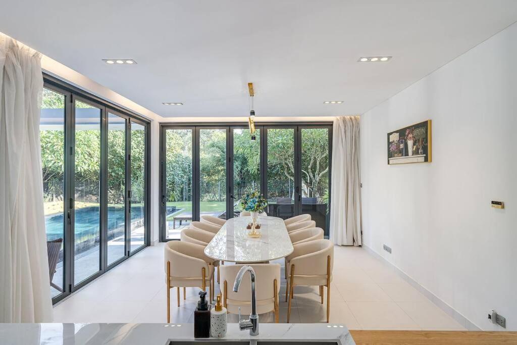Luxury Pool Villas & Sheraton Resort& Free Pick Up view 4