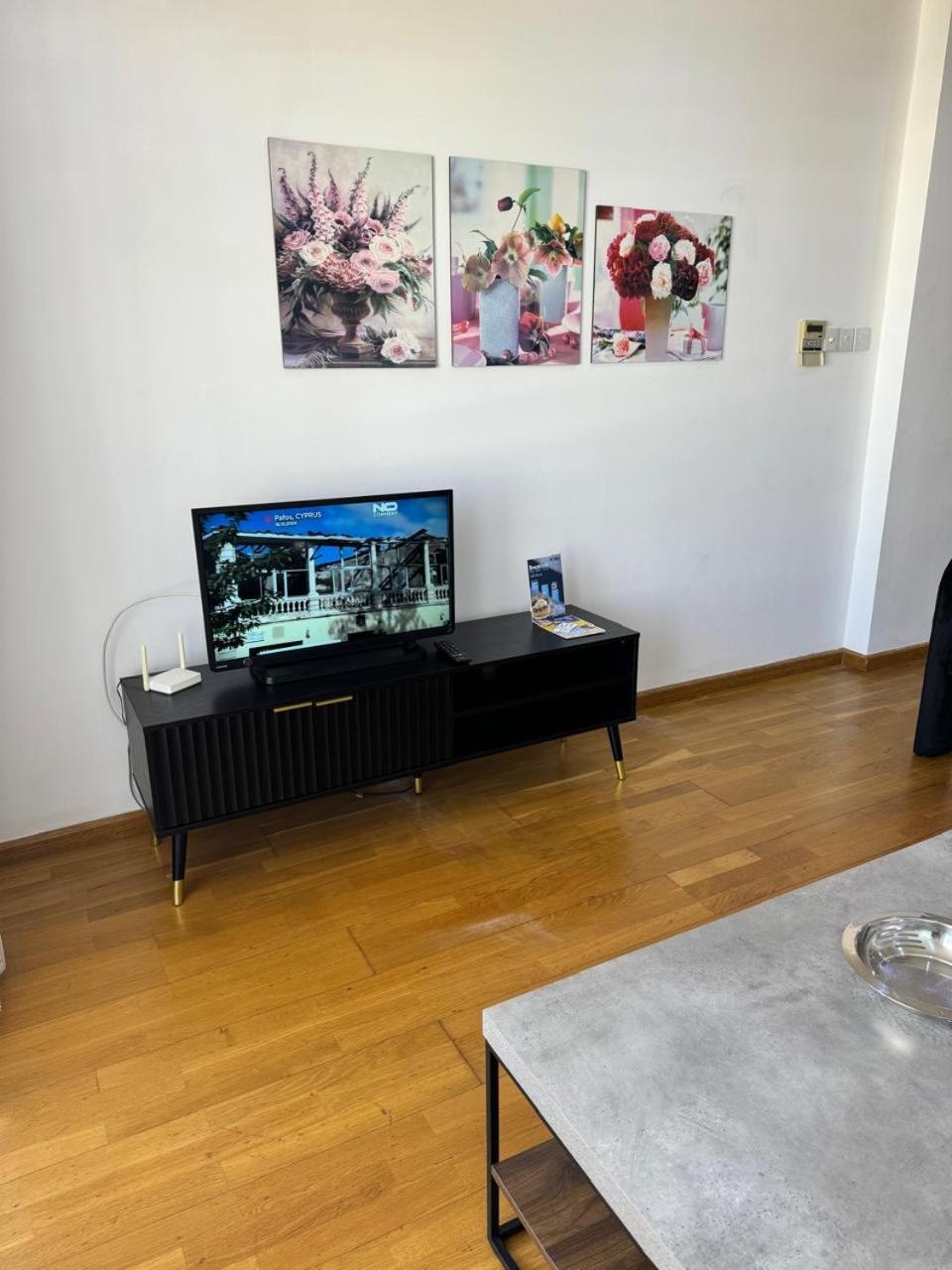 Ithaki Phinikoudes Apartment No. 205