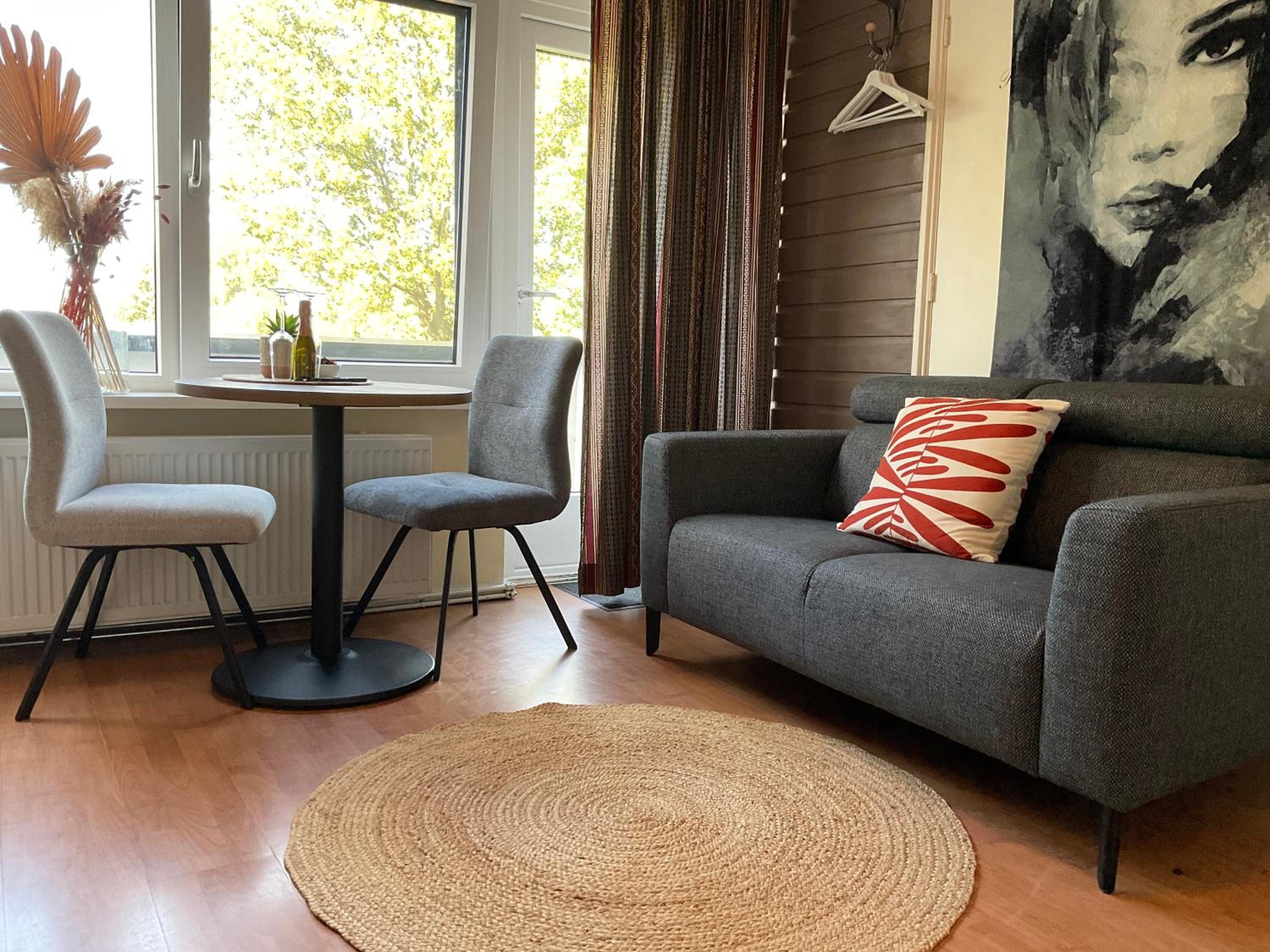Comfortabele Familie Suite met 2 slaapkamers, balkon, speelzolder, Airco
