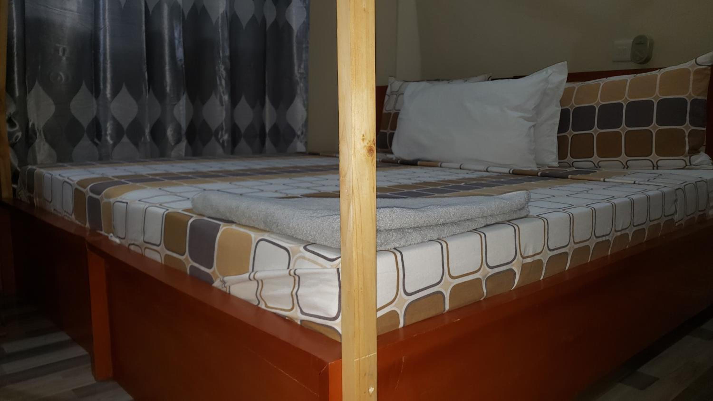 L&j modern backpackers BnB