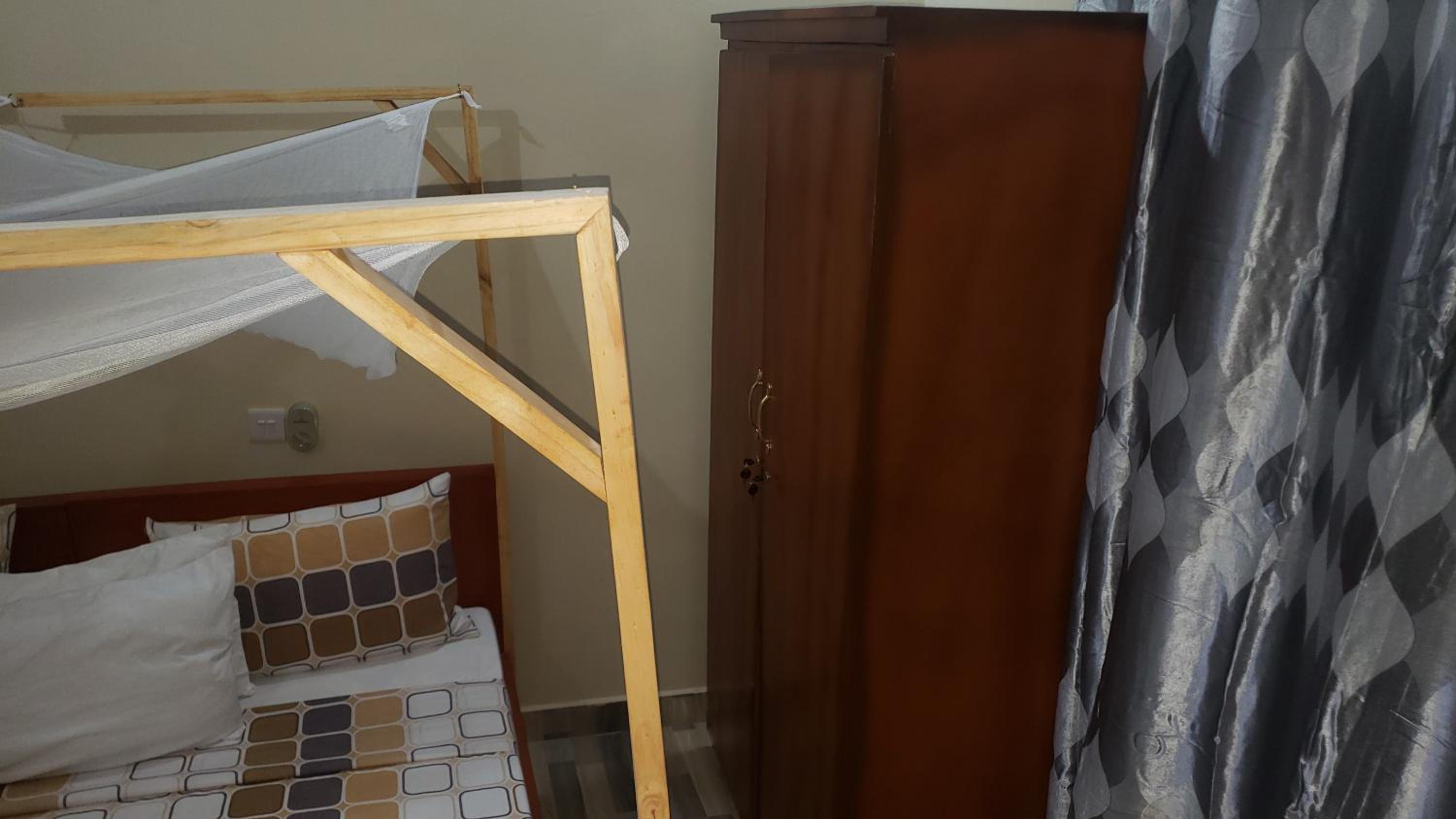 L&j modern backpackers BnB