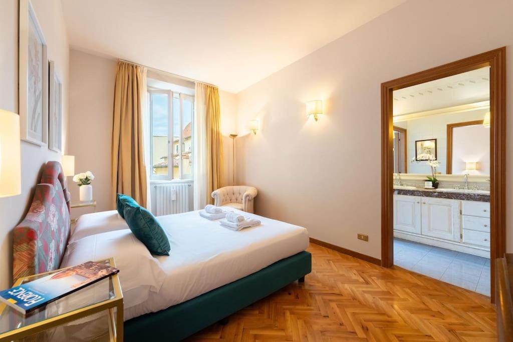 Via Panzani 16, 3rd Floor - Antonella - Elegant & Spacious, 3-Bedroom in Historic Center