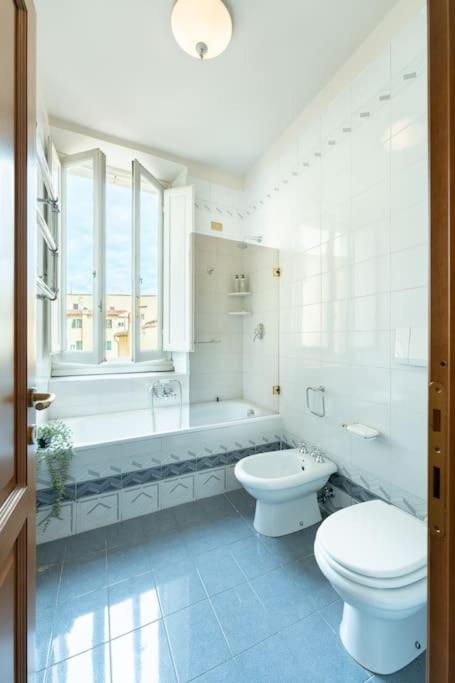 Via Panzani 16, 3rd Floor - Antonella - Elegant & Spacious, 3-Bedroom in Historic Center