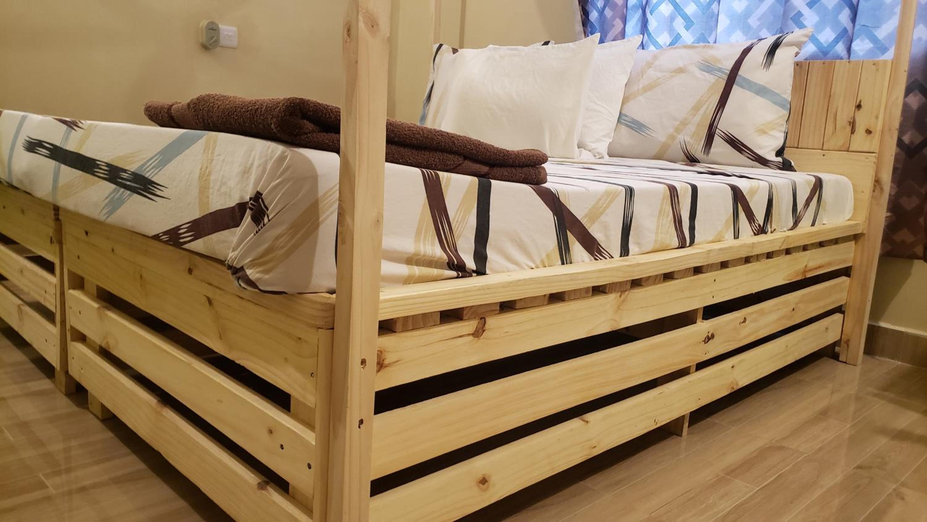 L&j modern backpackers BnB