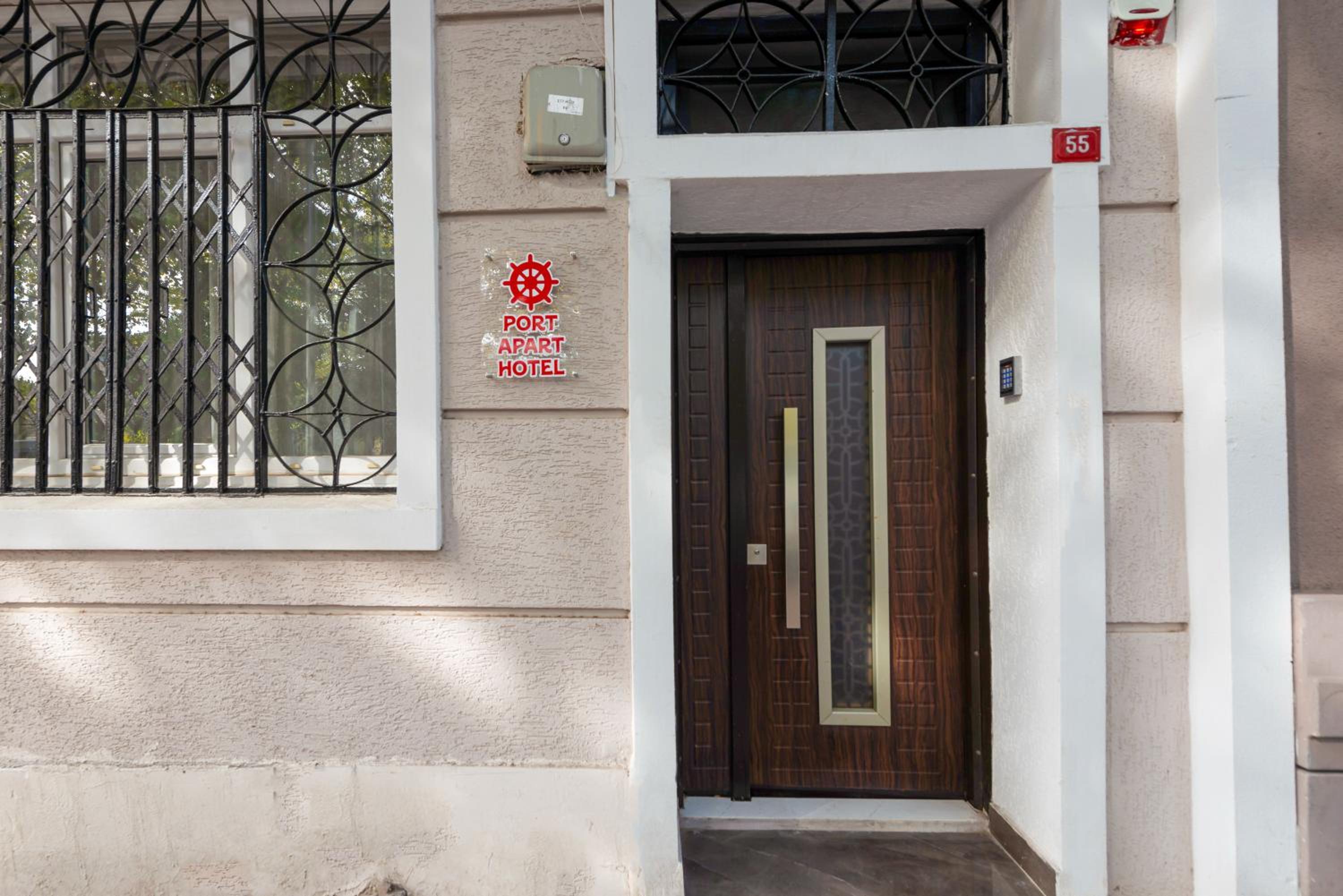 Port Apart Hotel