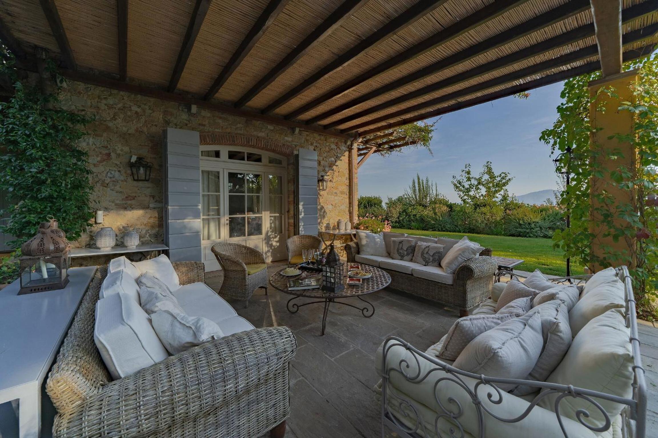 Luxury Pool Villa Oliveto view 4