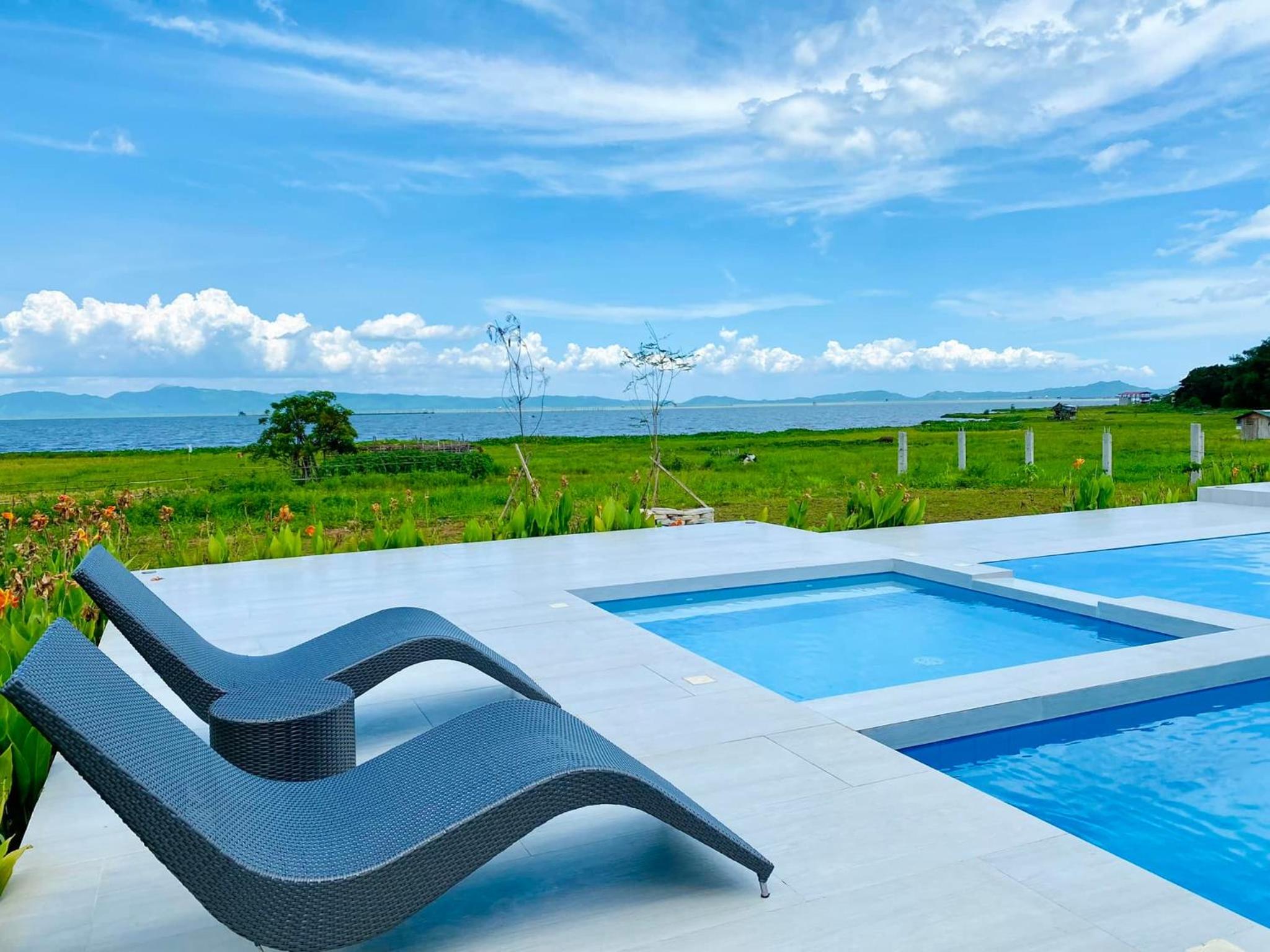 The Modern Lake House view 2