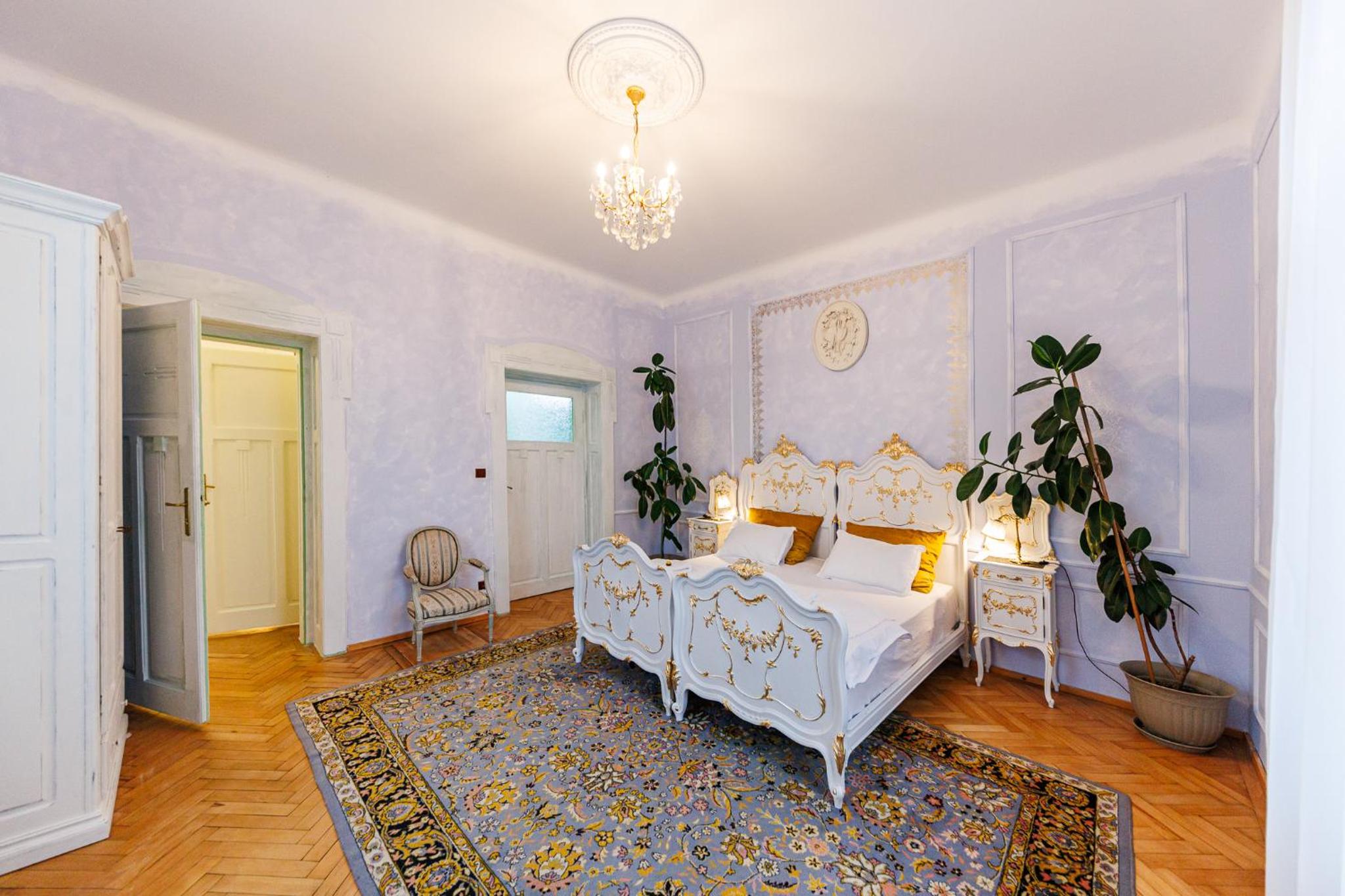 SilentCenterChateau