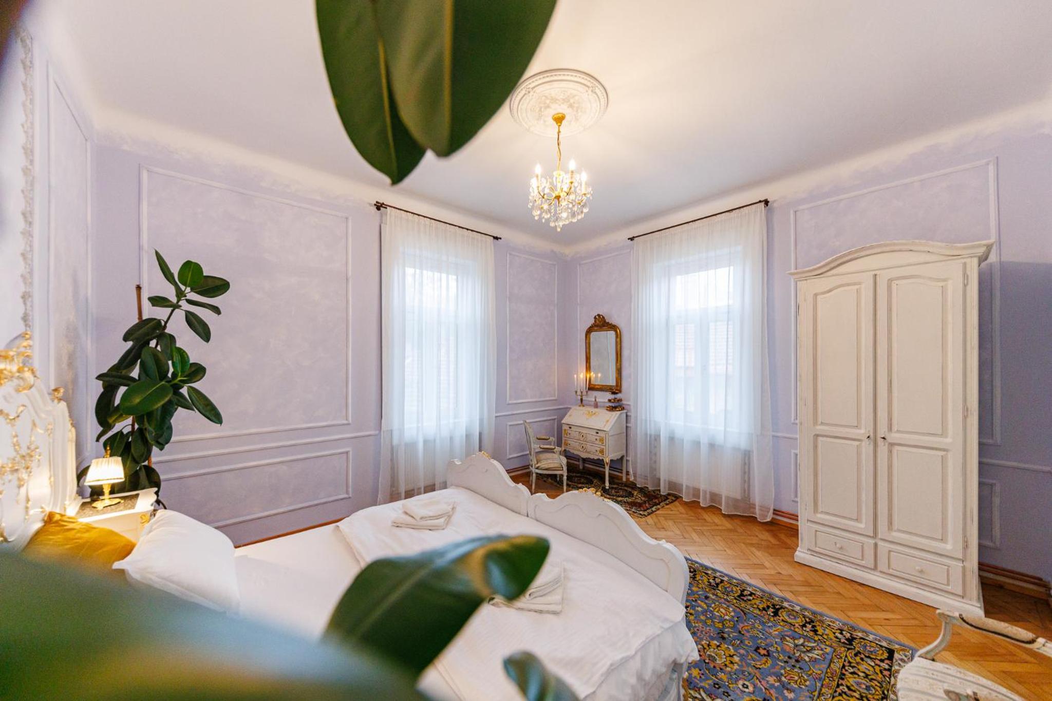 SilentCenterChateau