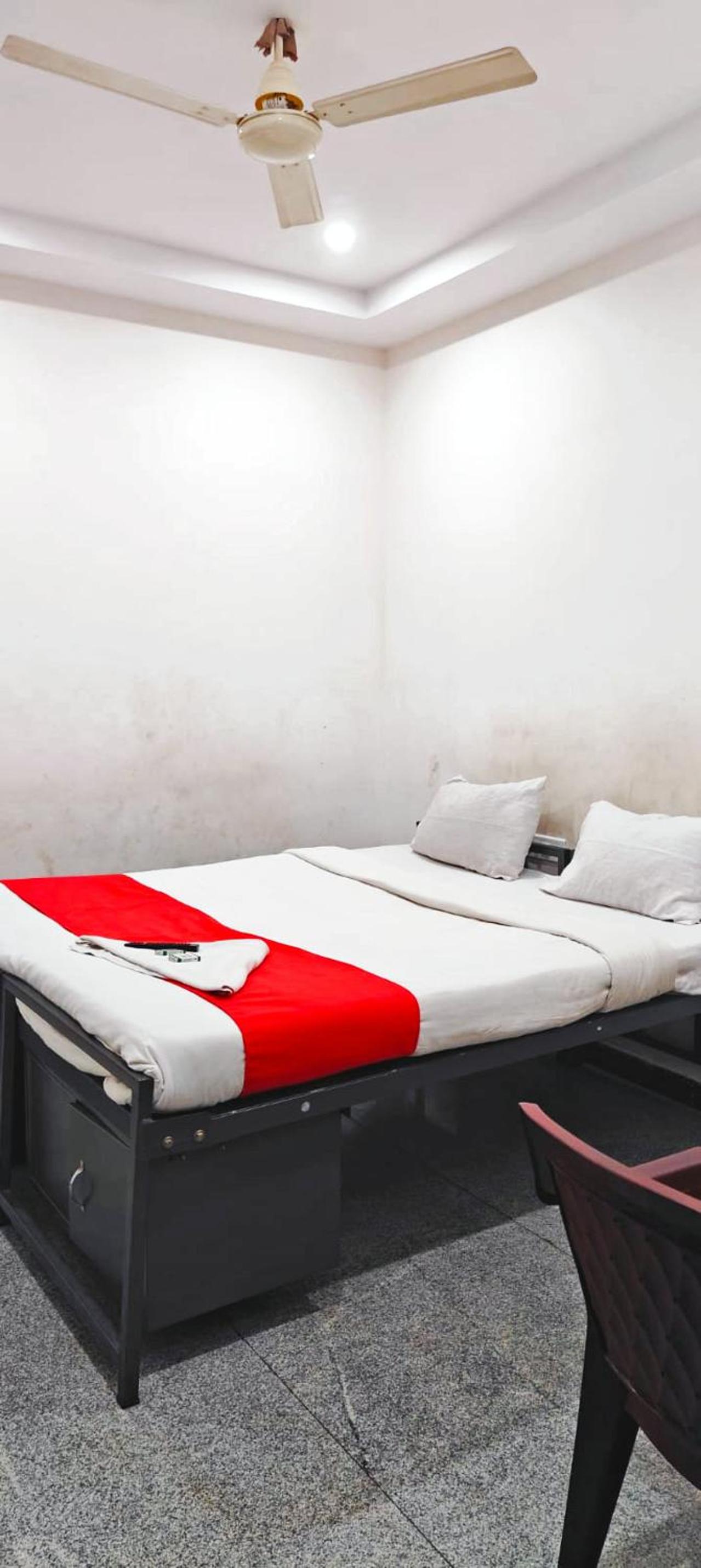 Manjushree Boarding and Lodging