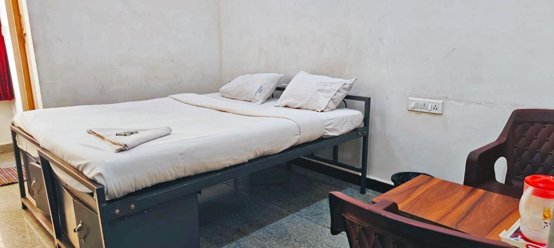 Manjushree Boarding and Lodging