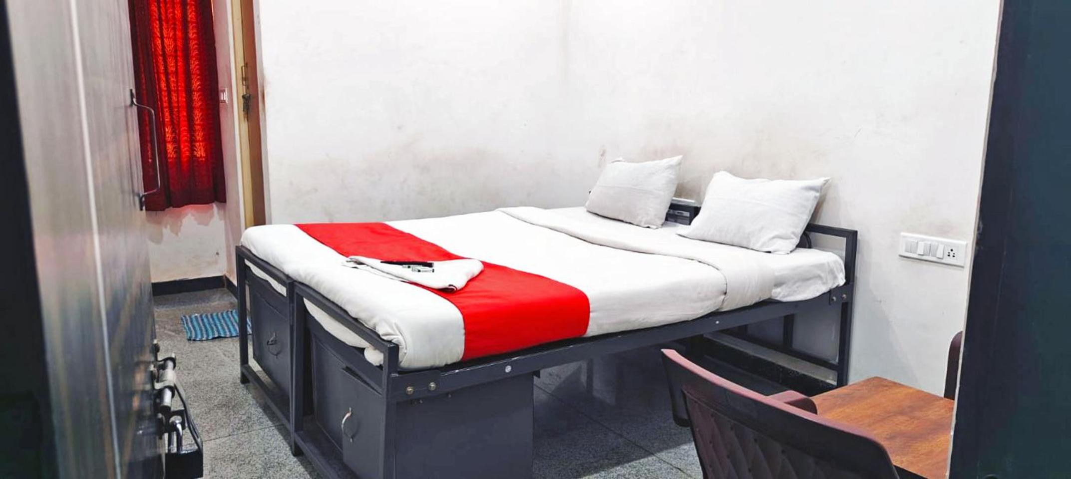 Manjushree Boarding and Lodging