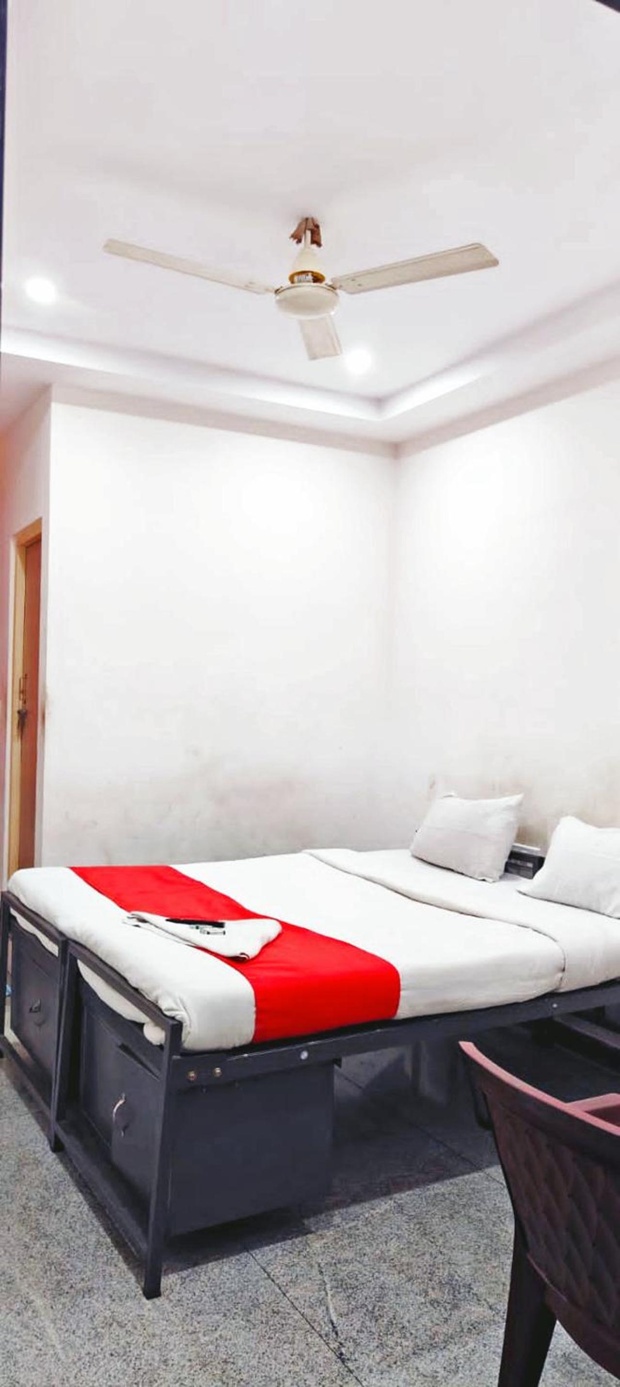 Manjushree Boarding and Lodging