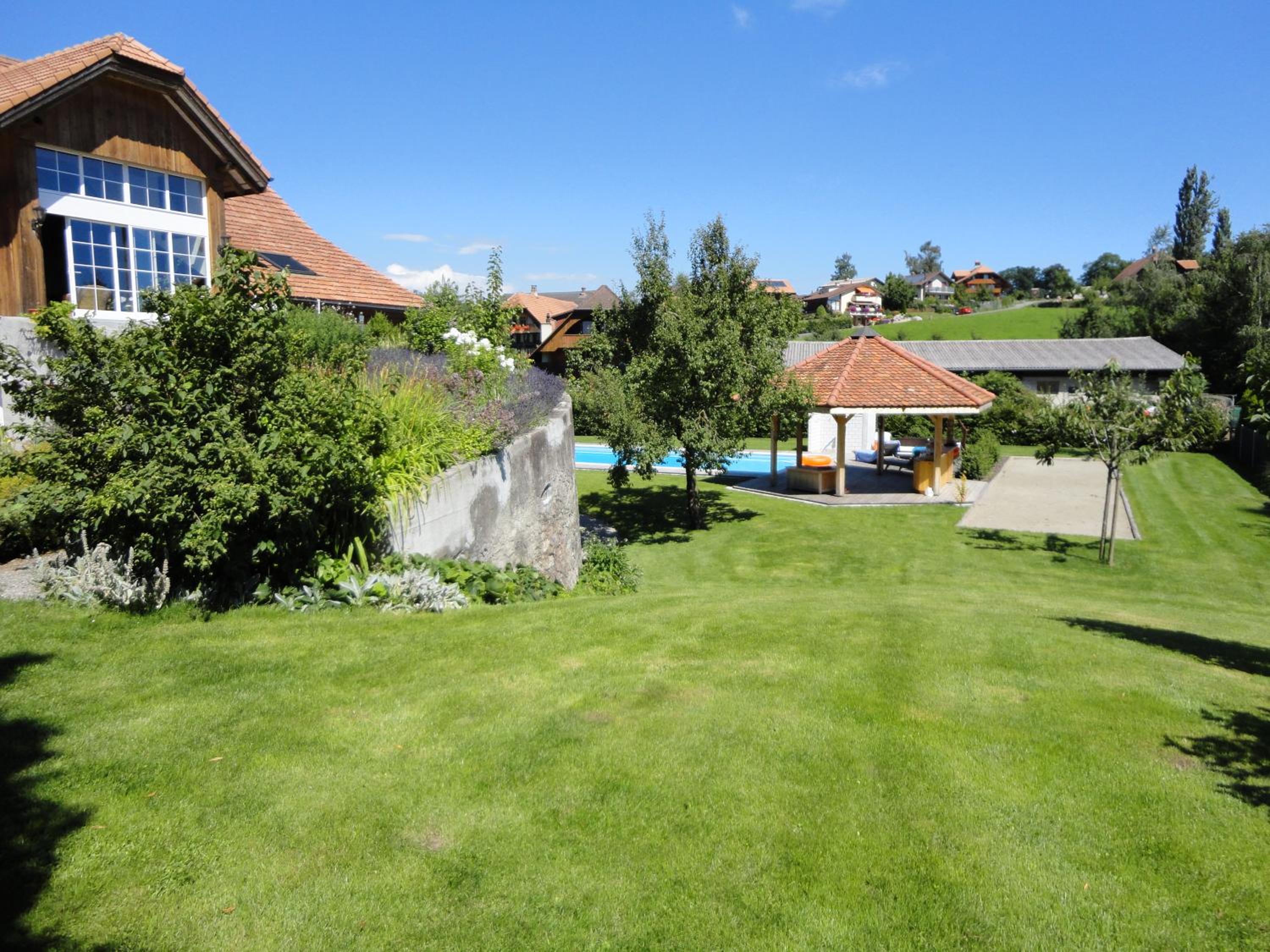 Land Luxury