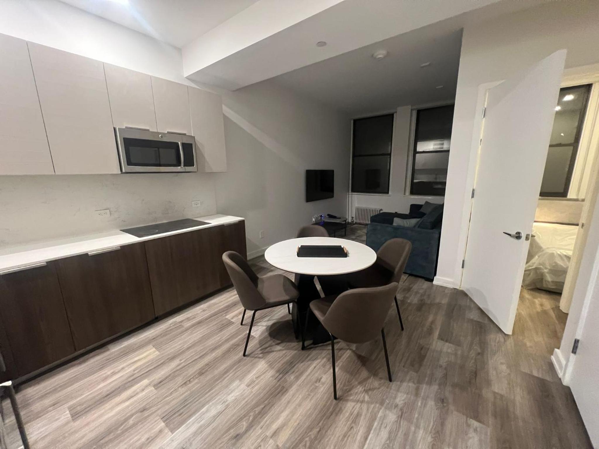 Luxury 2 BD unit in Financial District