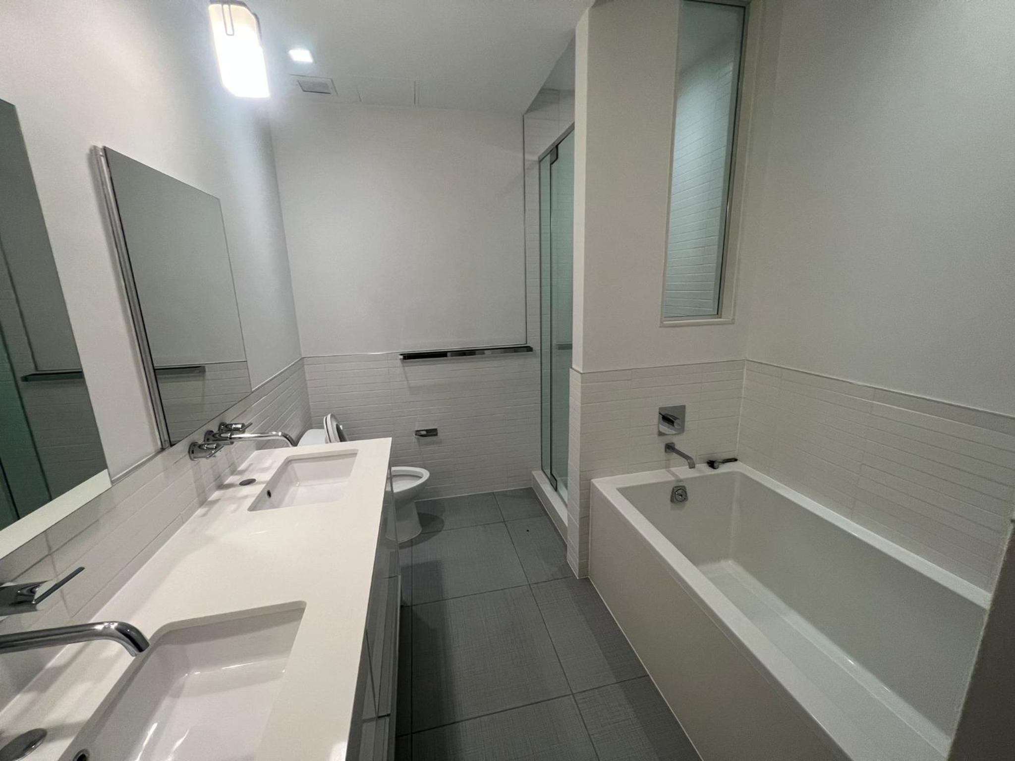 Luxury 2 BD unit in Financial District